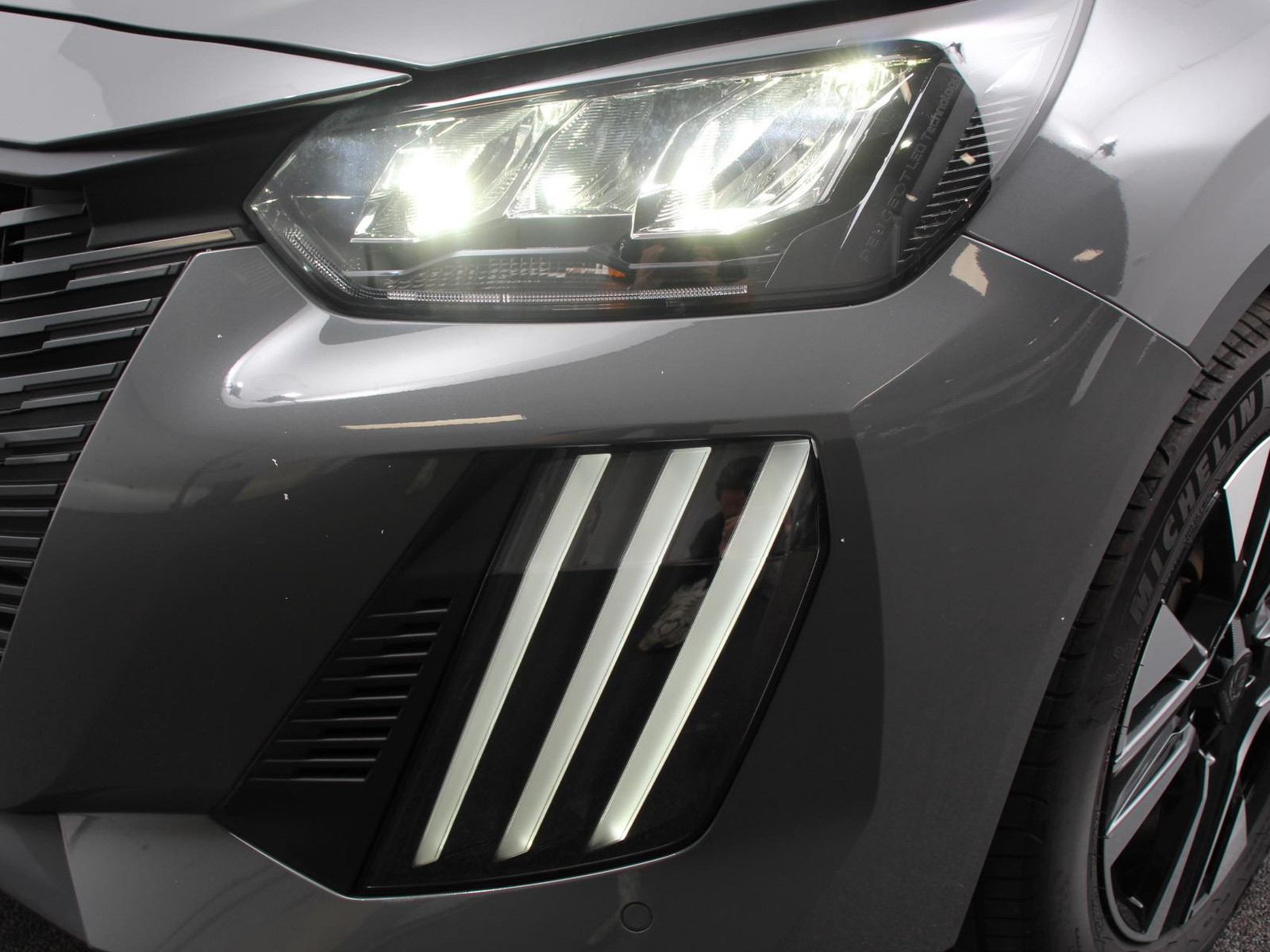 Peugeot e-208 EV Allure 50 kWh thumbnail 7