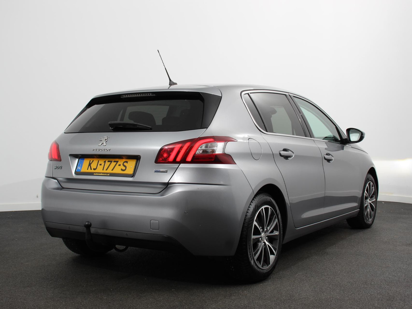 Peugeot 308 1.2 PureTech Blue Lease Premium thumbnail 4