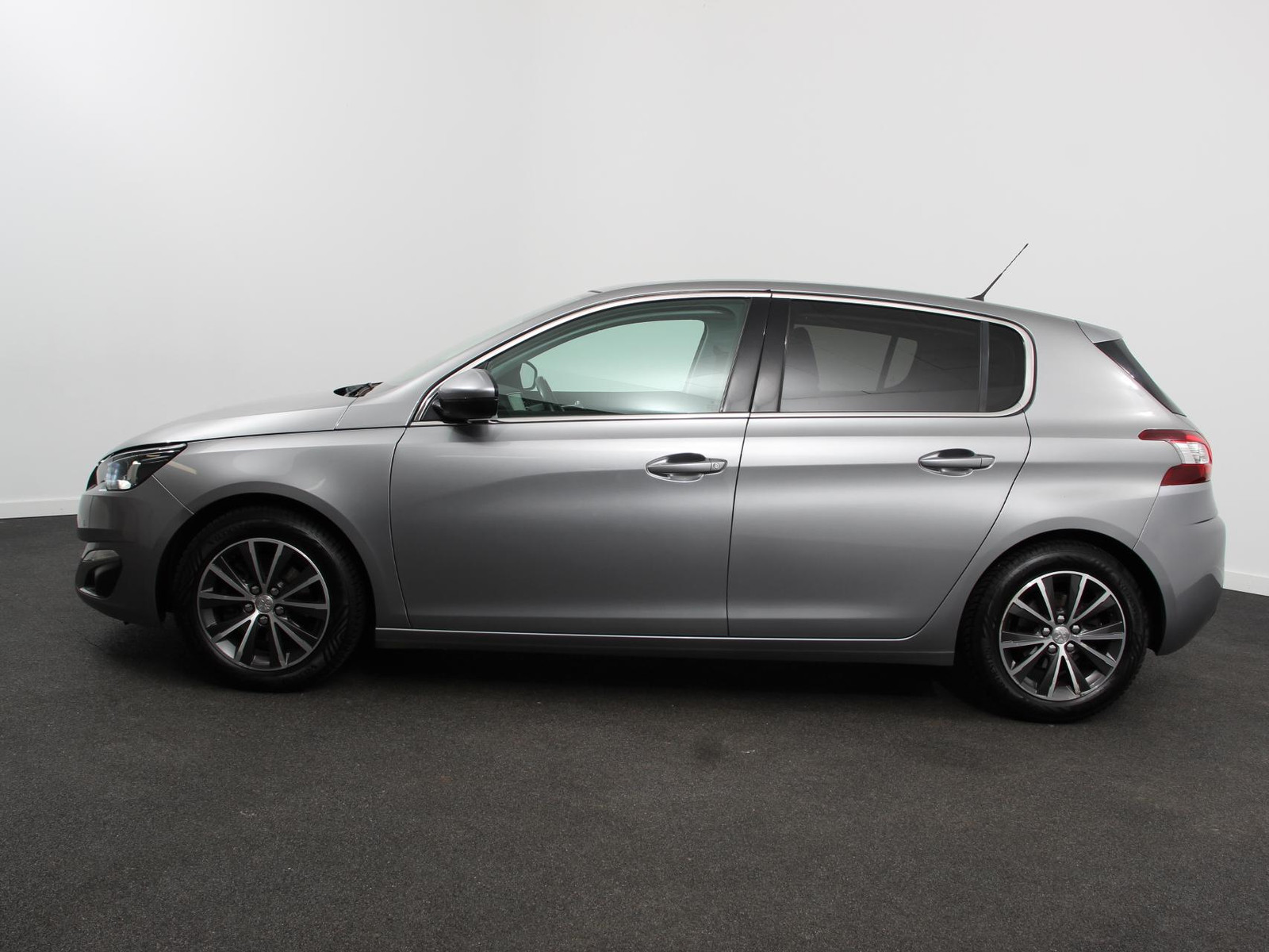 Peugeot 308 1.2 PureTech Blue Lease Premium thumbnail 10