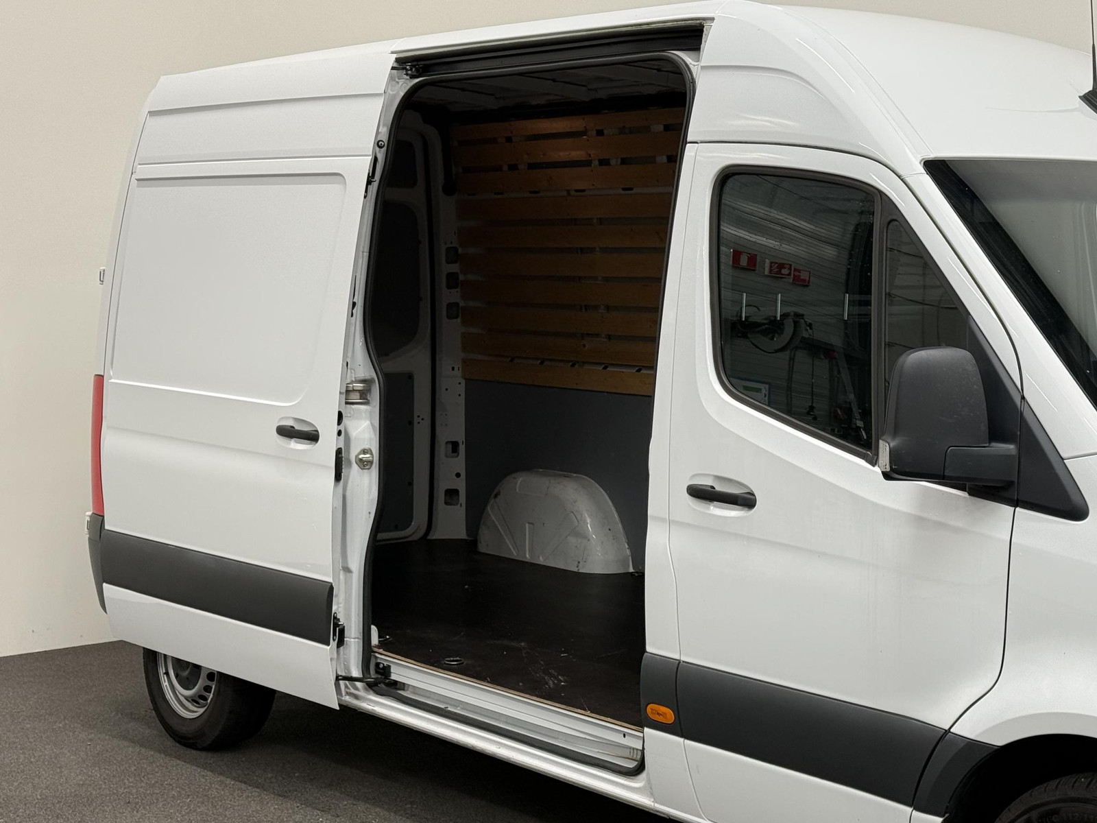 Mercedes-Benz Sprinter L2H2 Automaat thumbnail 7