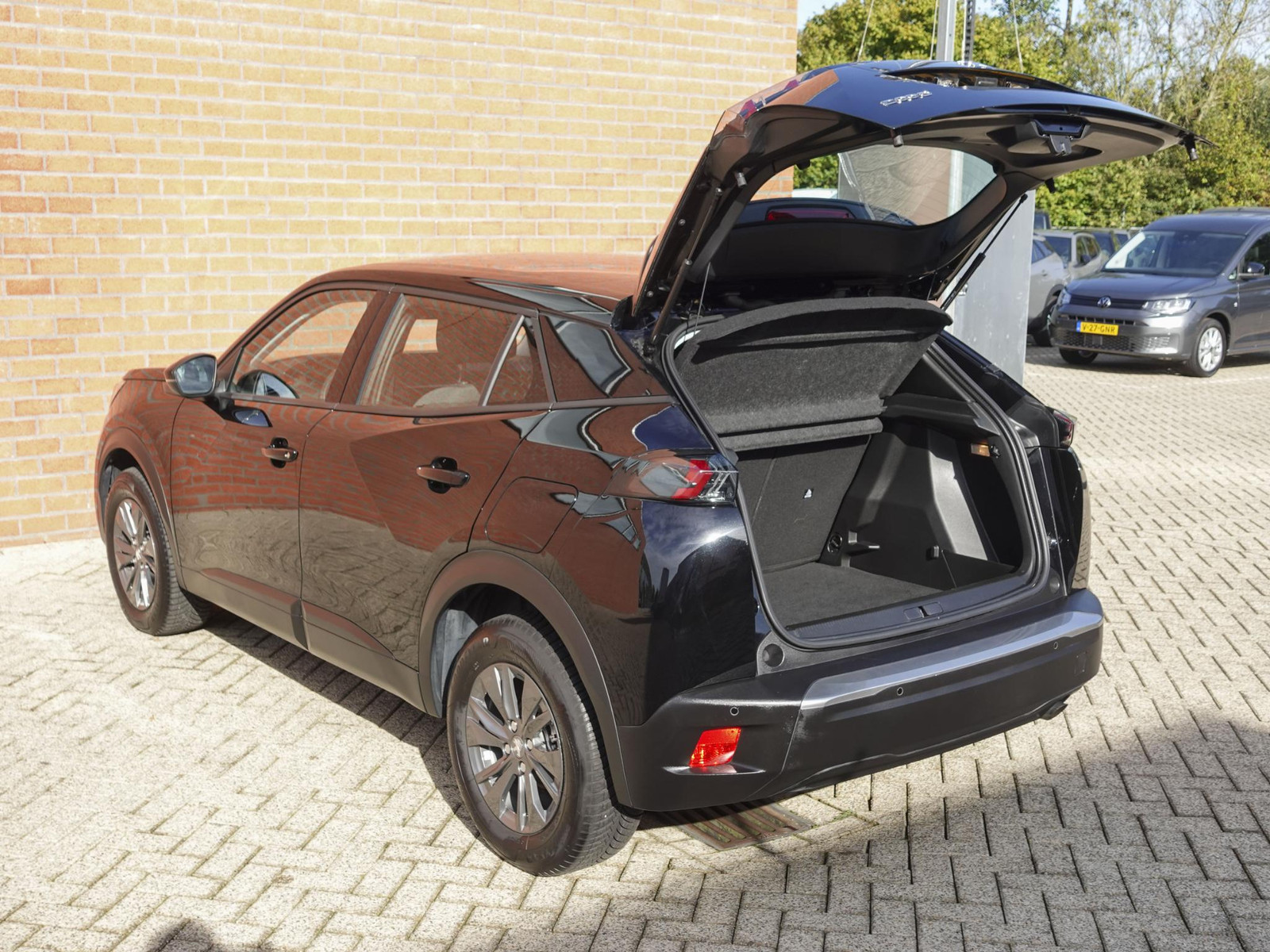 Peugeot 2008 1.2 PureTech 101pk Active Pack thumbnail 5