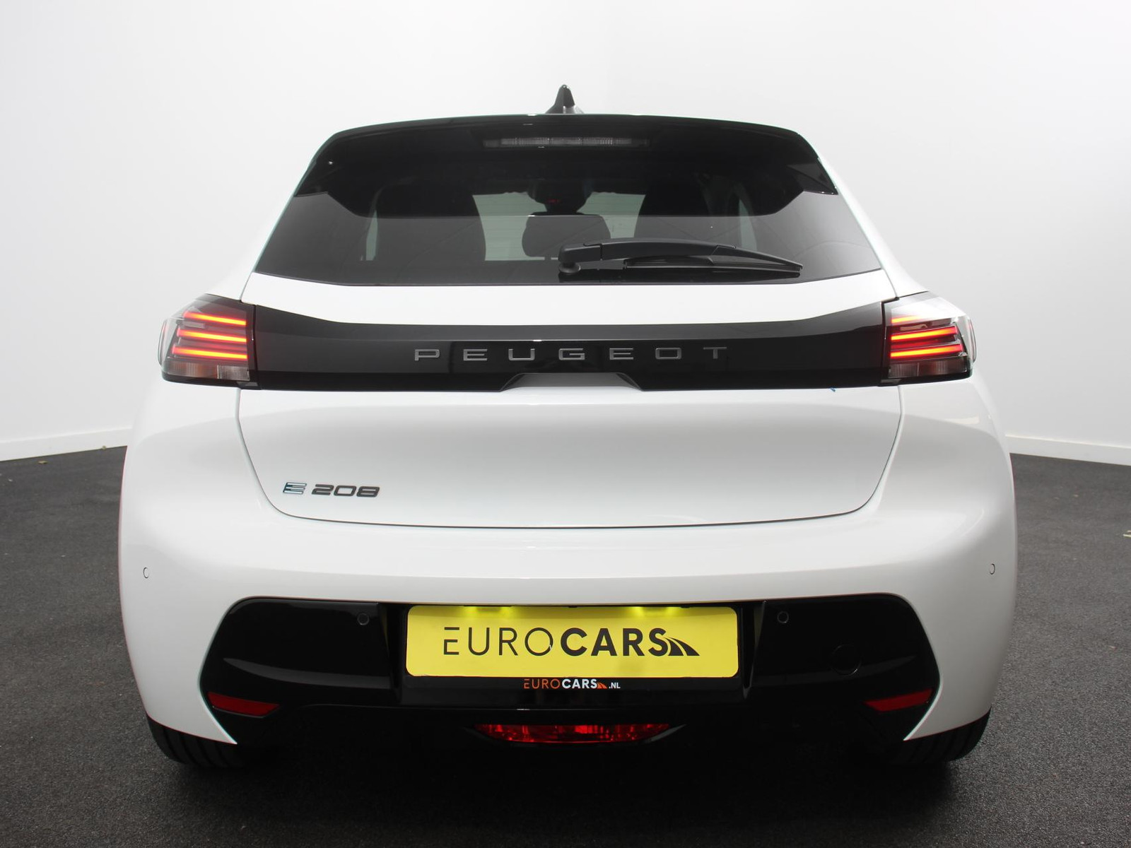Peugeot e-208 EV Allure 50 kWh thumbnail 5