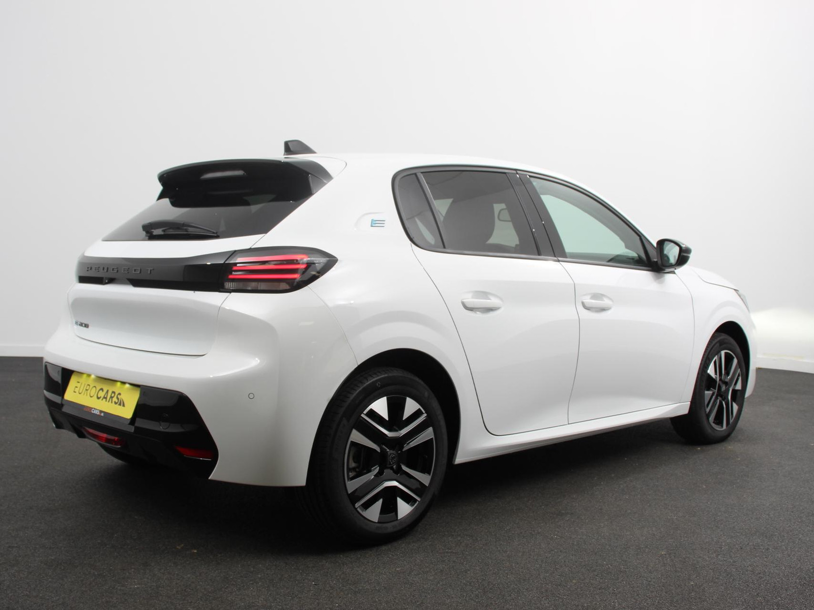 Peugeot e-208 EV Allure 50 kWh thumbnail 3