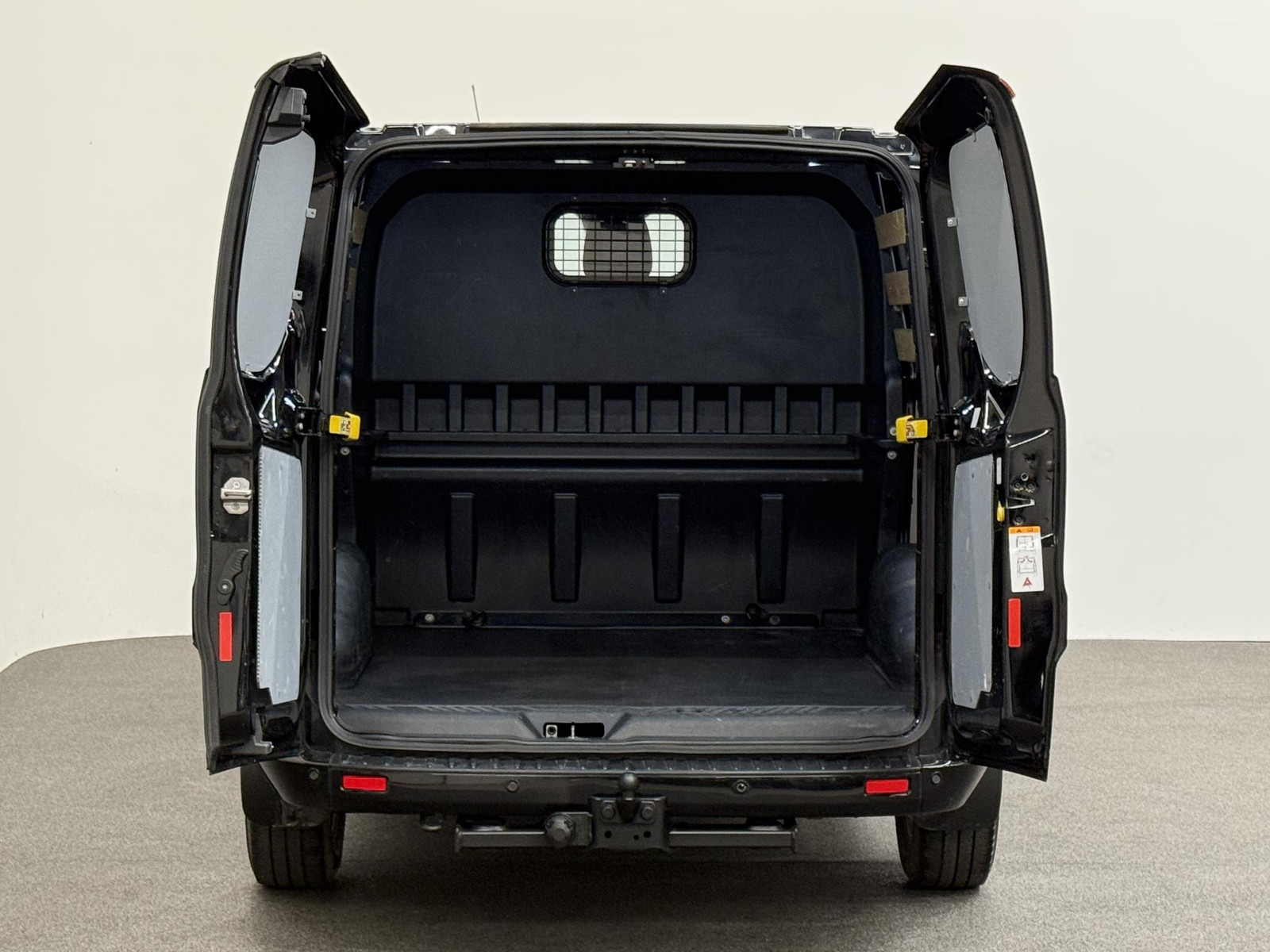 Ford Transit Custom 300 2.0 TDCI L2H1 Limited Dubbele cabine Automaat thumbnail 4