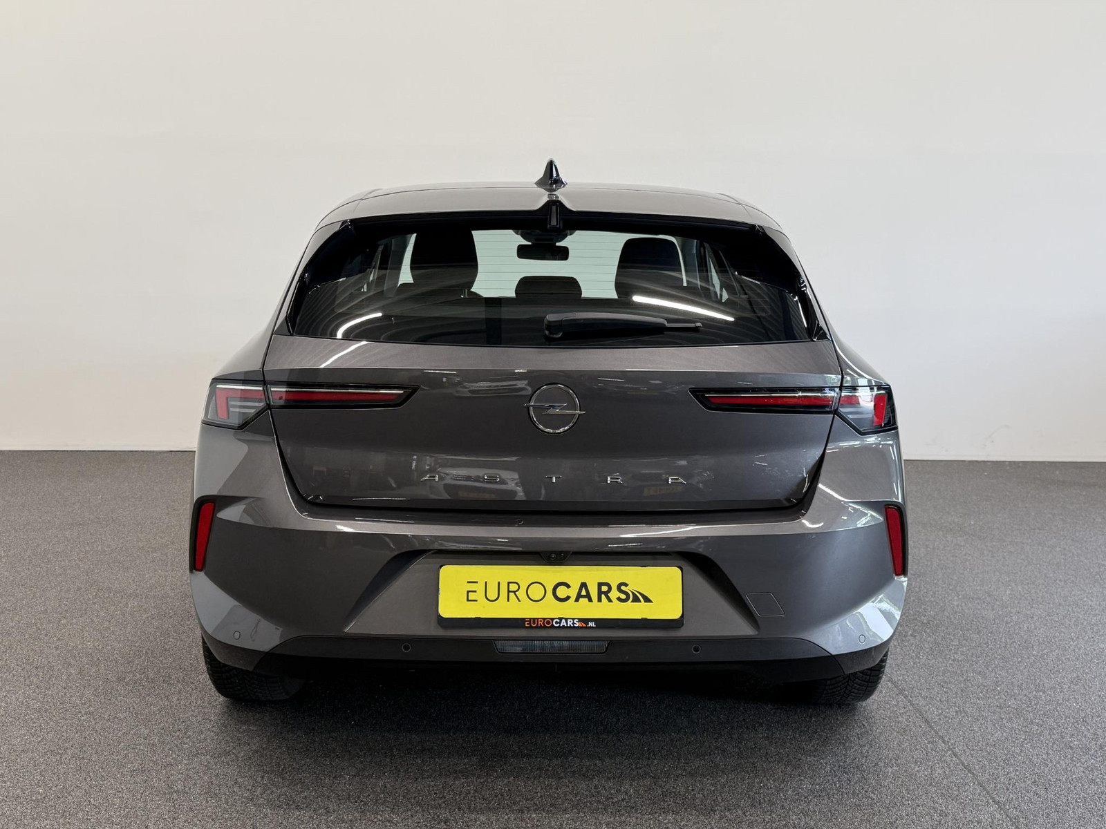 Opel Astra 1.2 Edition thumbnail 4