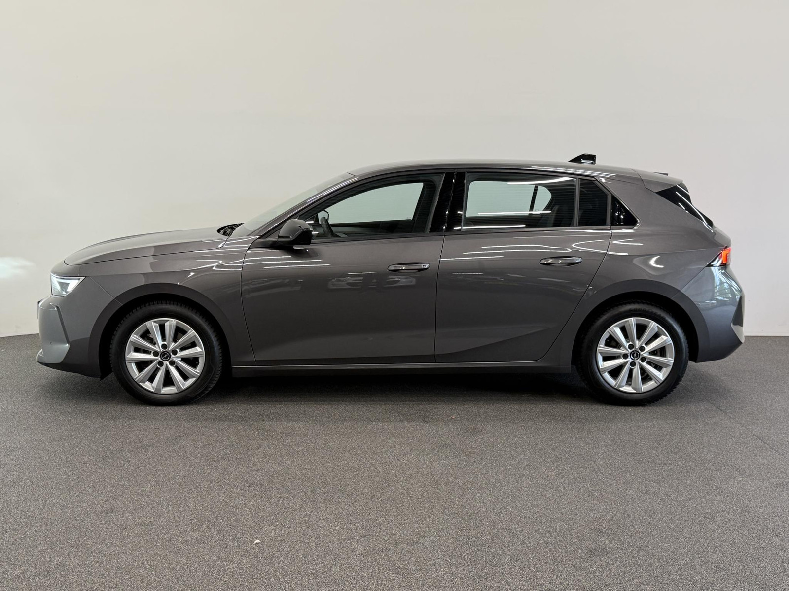 Opel Astra 1.2 Edition thumbnail 8