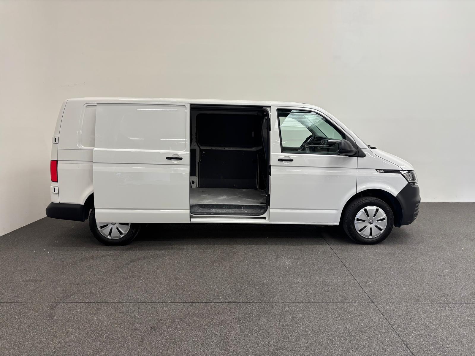 Volkswagen Transporter 2.0 TDI L2H1 30 thumbnail 3