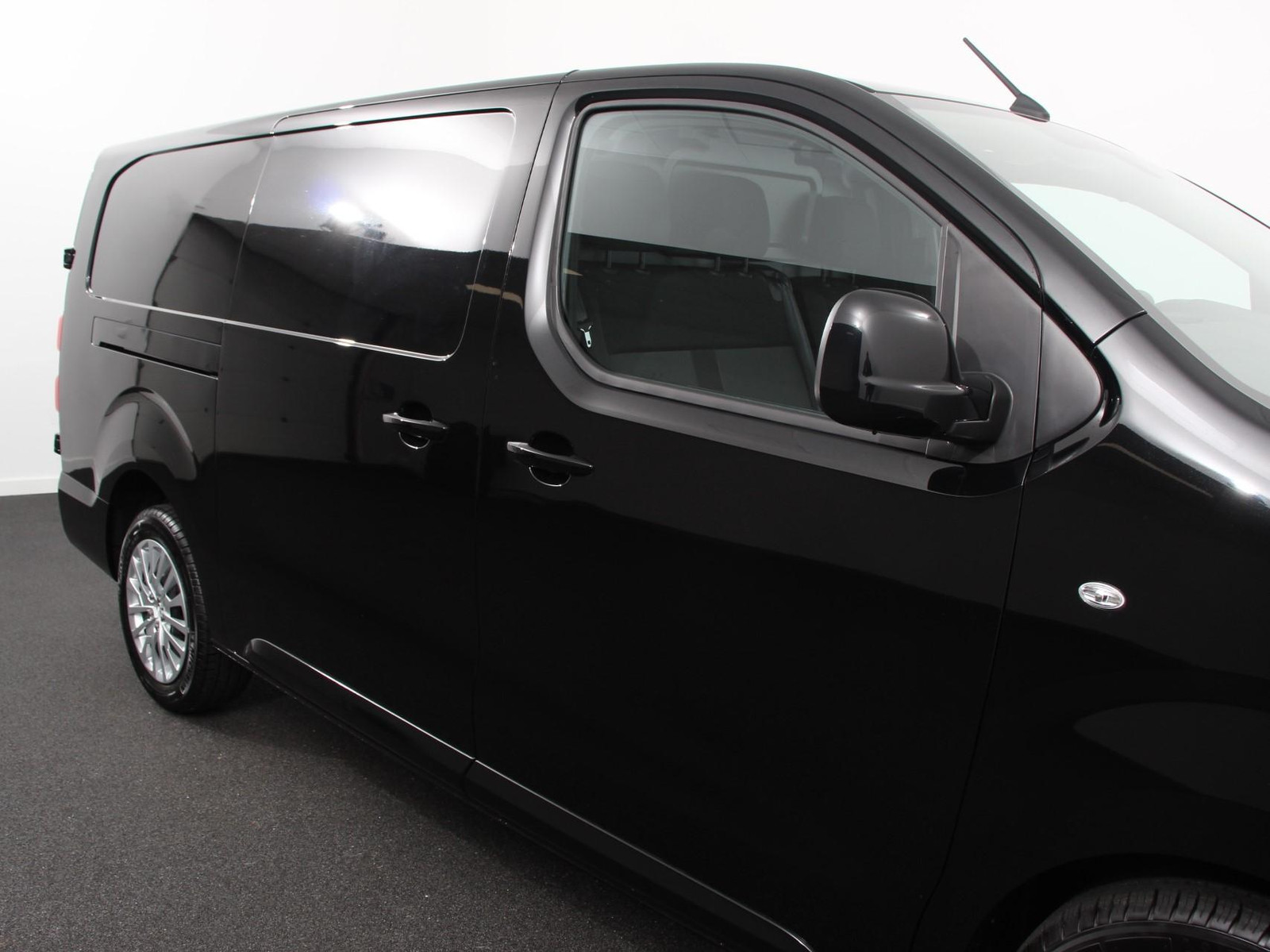 Peugeot Expert 2.0 BlueHDI 145PK L3 Automaat thumbnail 2