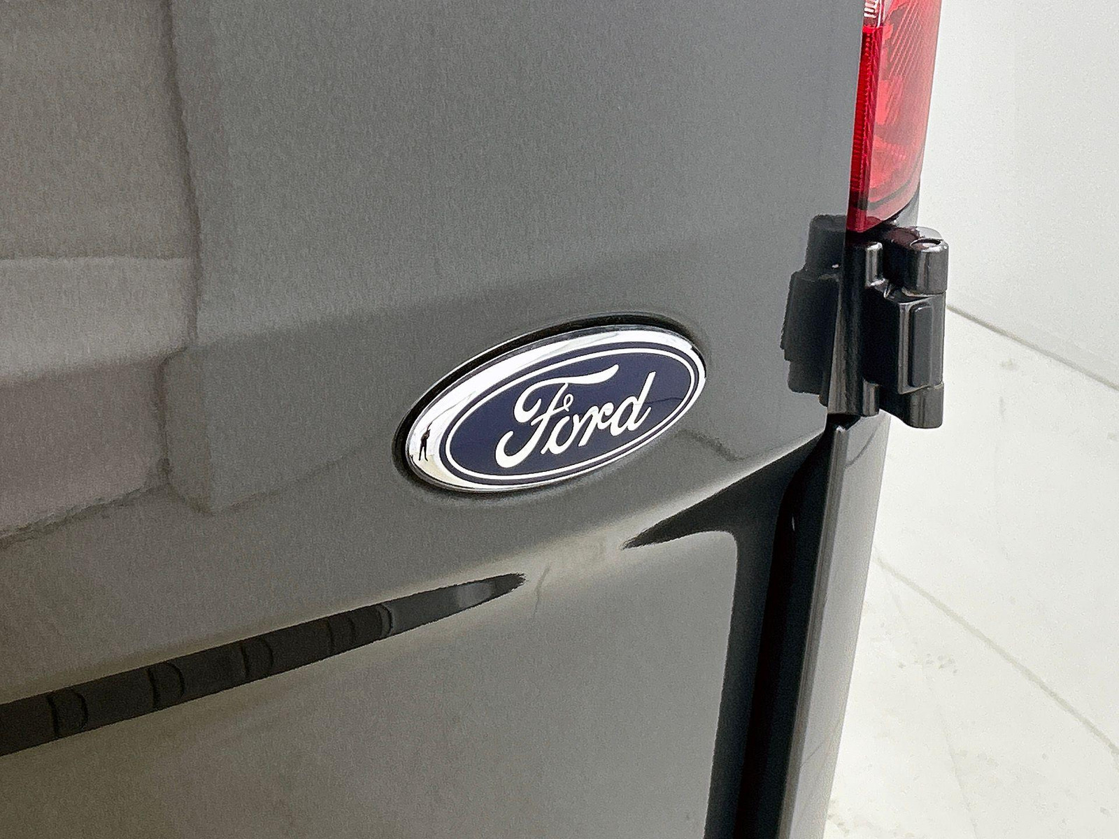 Ford Transit Custom 300 2.0 TDCI L2H1 Limited Dubbele Cabine thumbnail 9