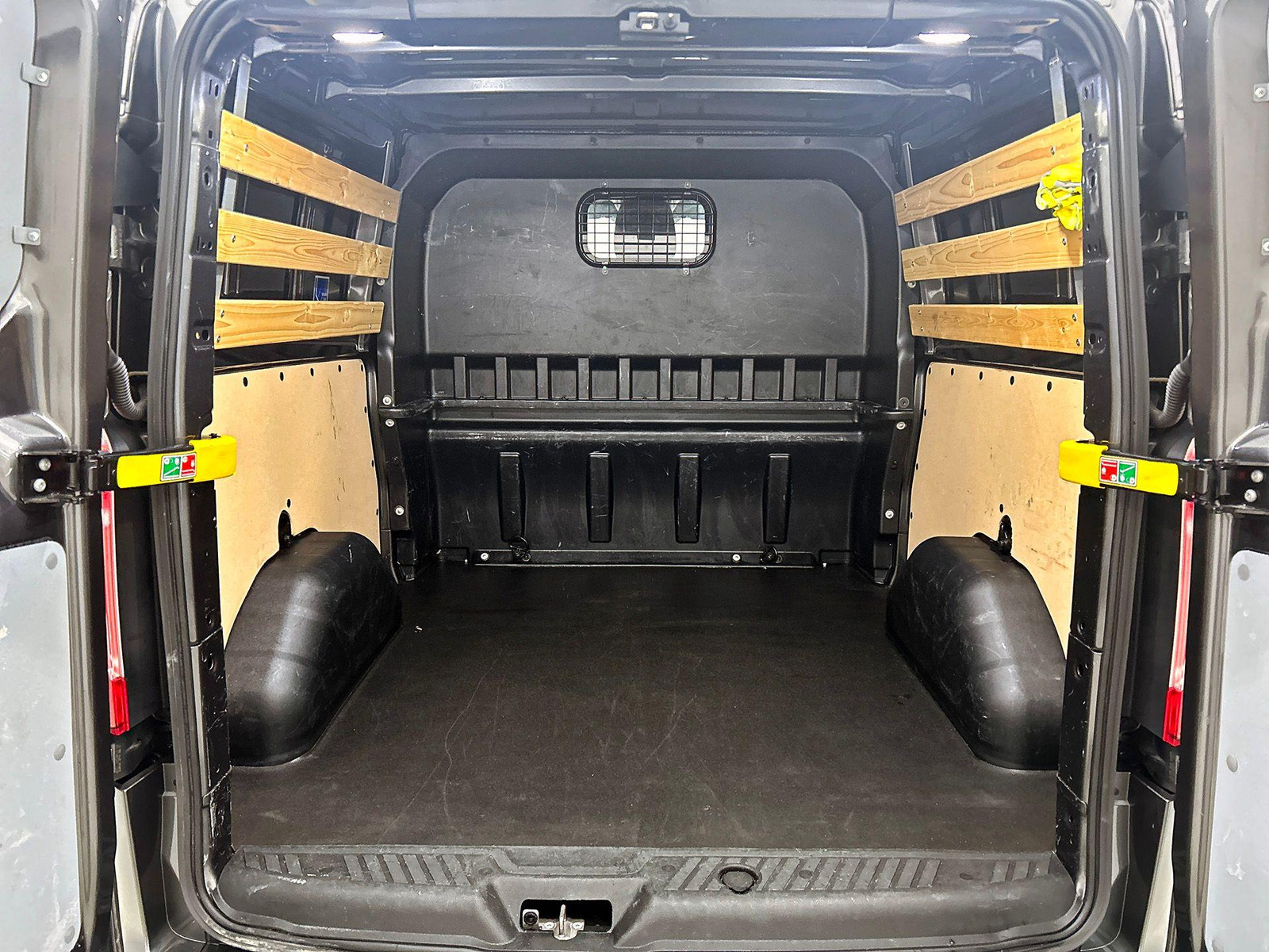 Ford Transit Custom 300 2.0 TDCI L2H1 Limited Dubbele Cabine thumbnail 7