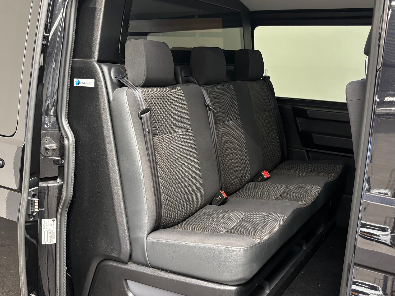 Volkswagen Transporter 2.0 TDI L2H1 28 Dubbele Cabine Highline Automaat