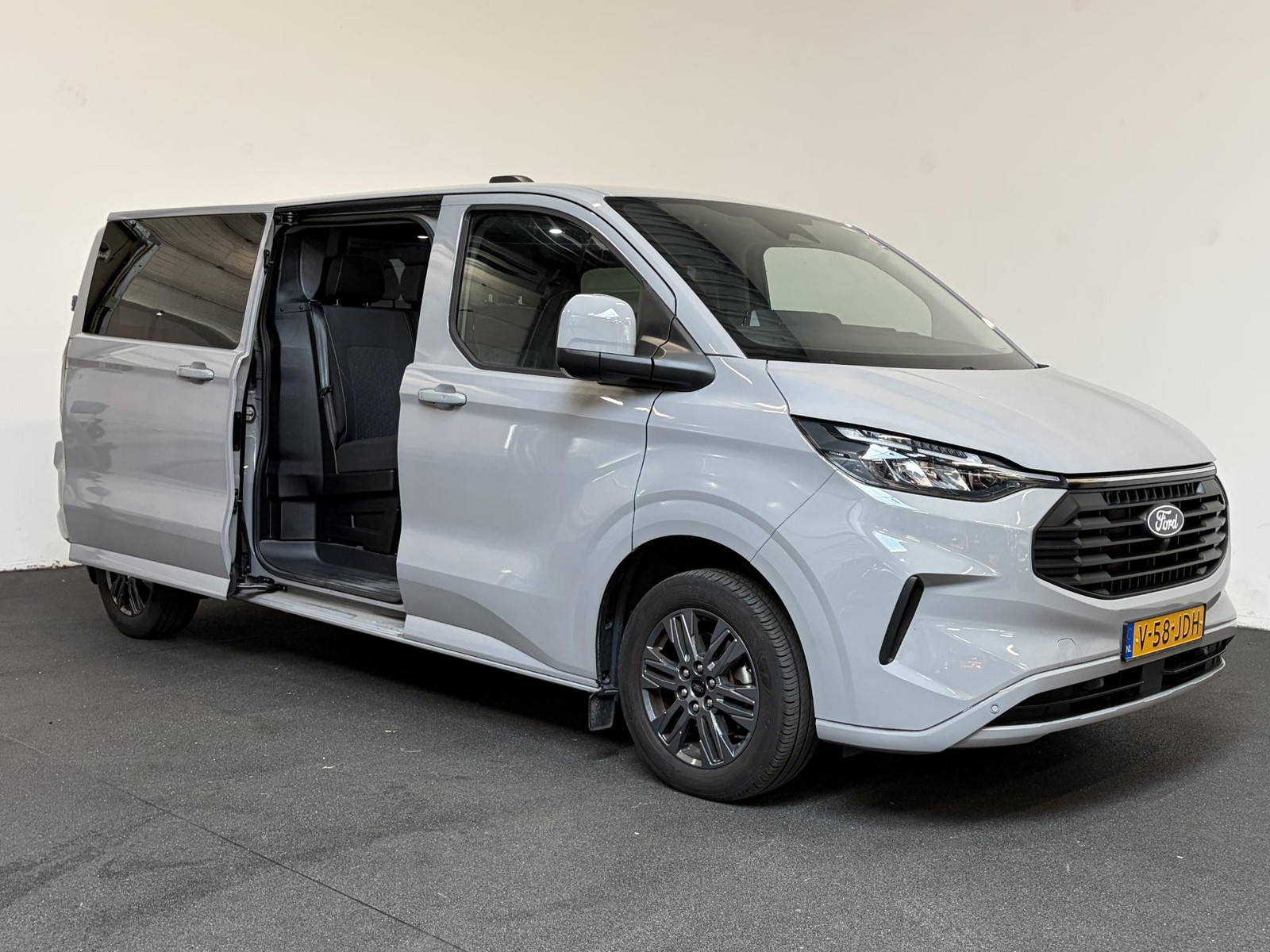 Ford Transit Custom 320 L2H1 Dubbele Cabine Limited Automaat