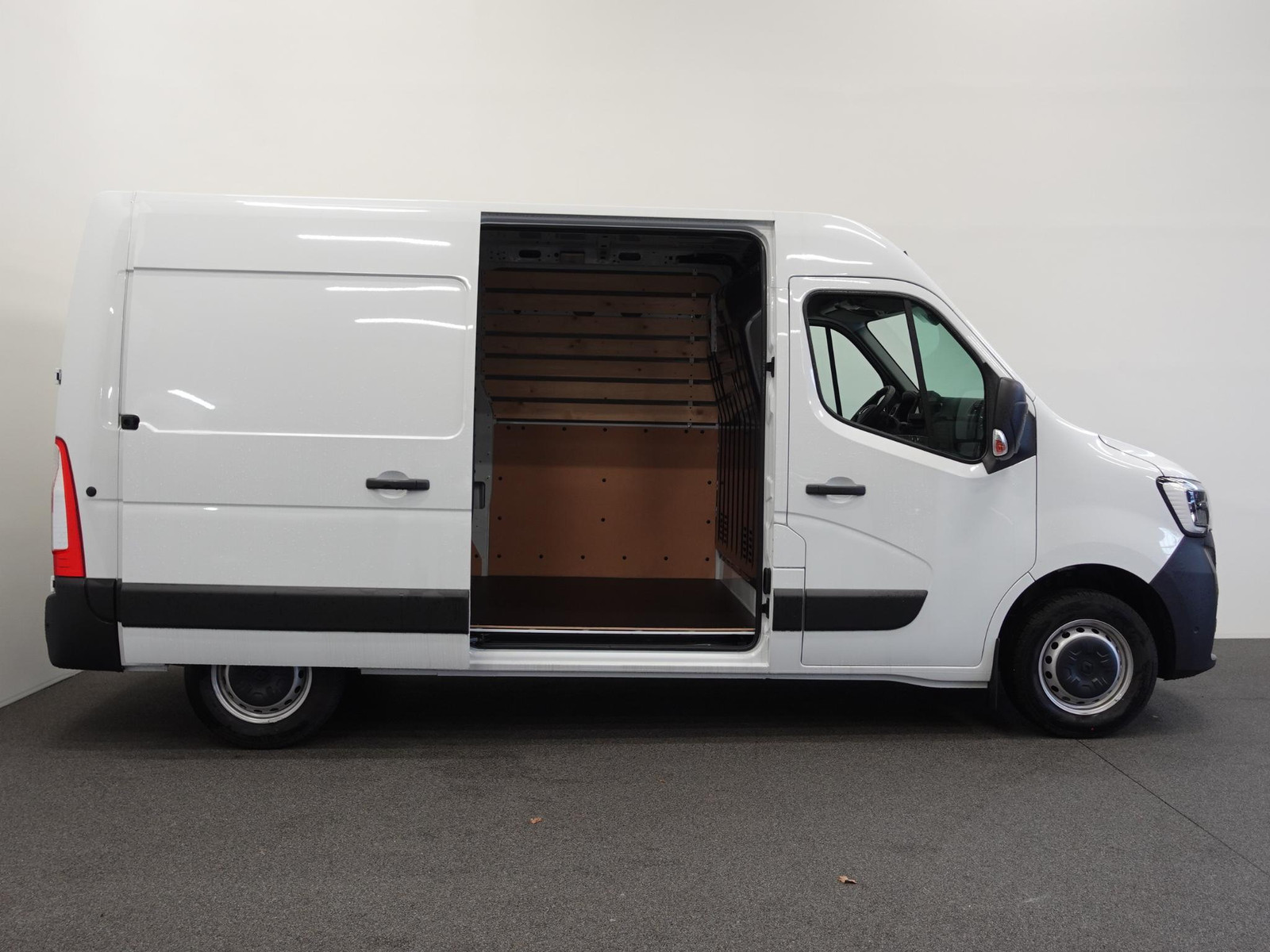 Renault Master T33 2.3 dCi 135PK L2H2