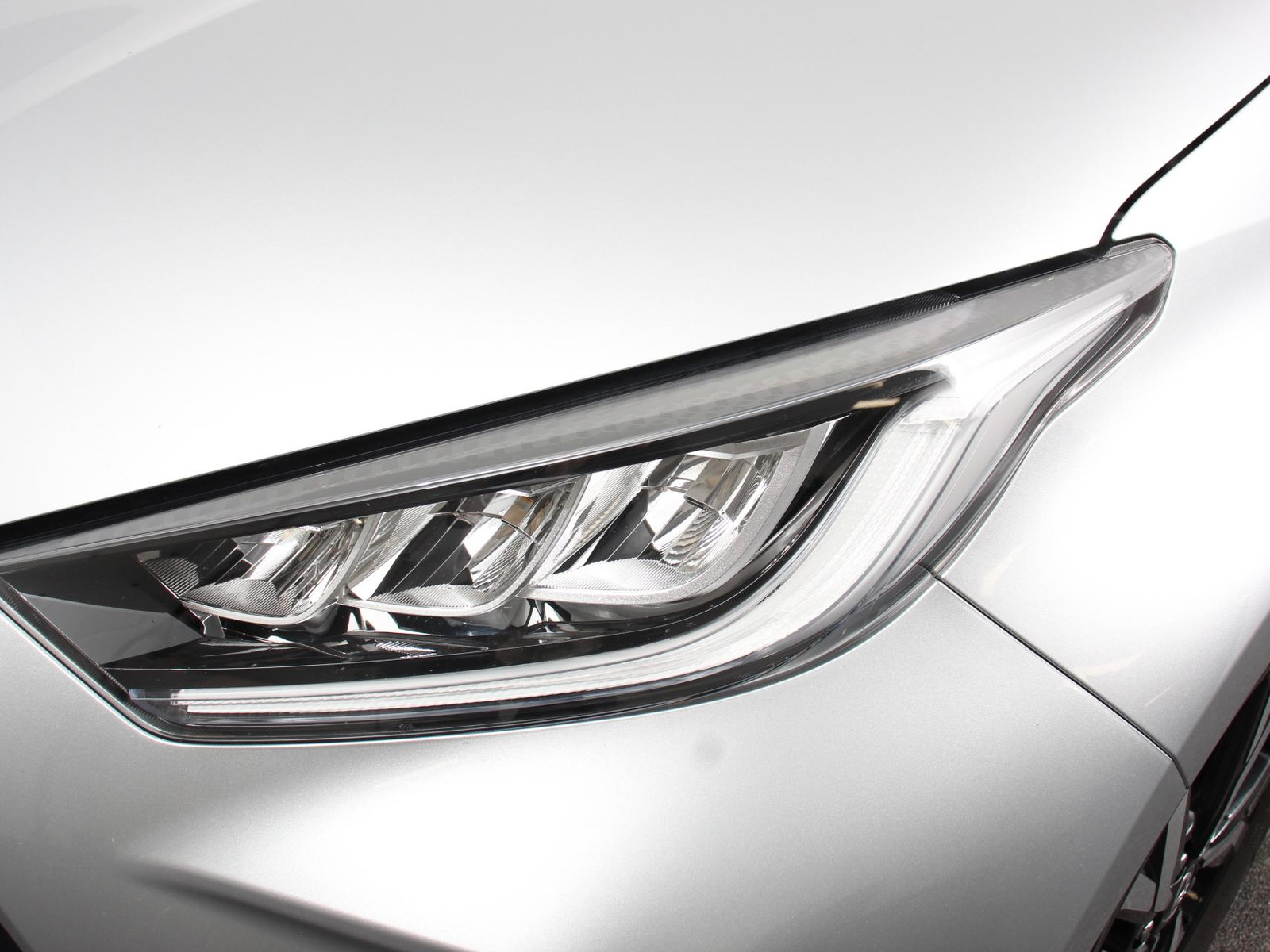 Toyota Yaris 1.5 Hybrid Dynamic Automaat thumbnail 2