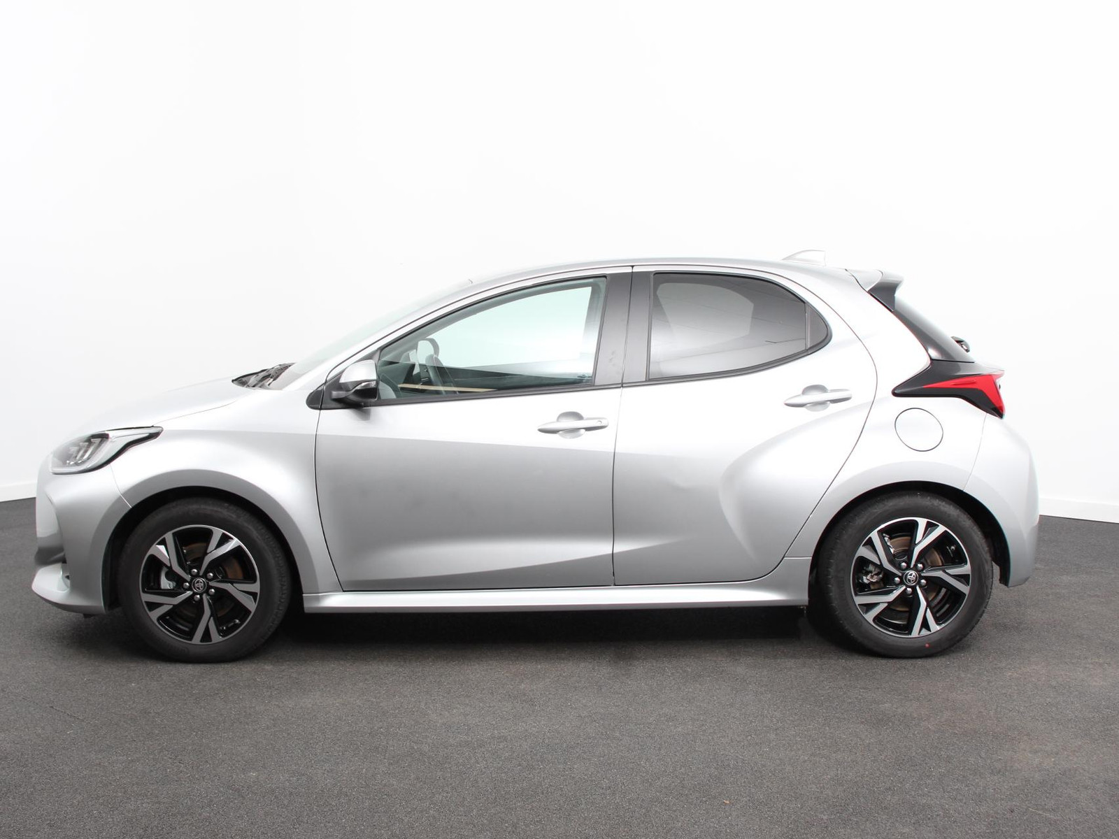 Toyota Yaris 1.5 Hybrid Dynamic Automaat thumbnail 7