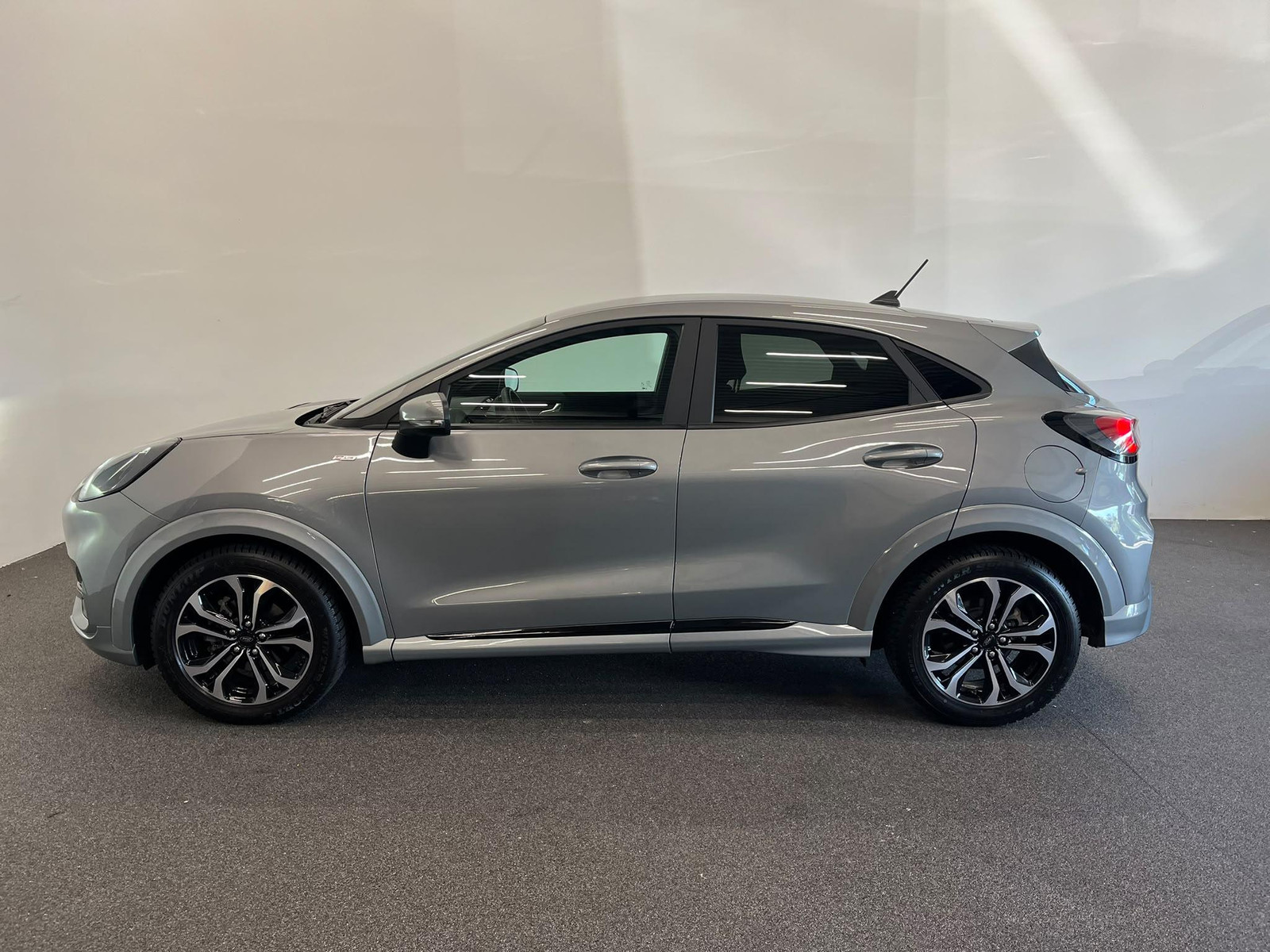 Ford Puma 1.0 EcoBoost Hybrid ST-Line thumbnail 3