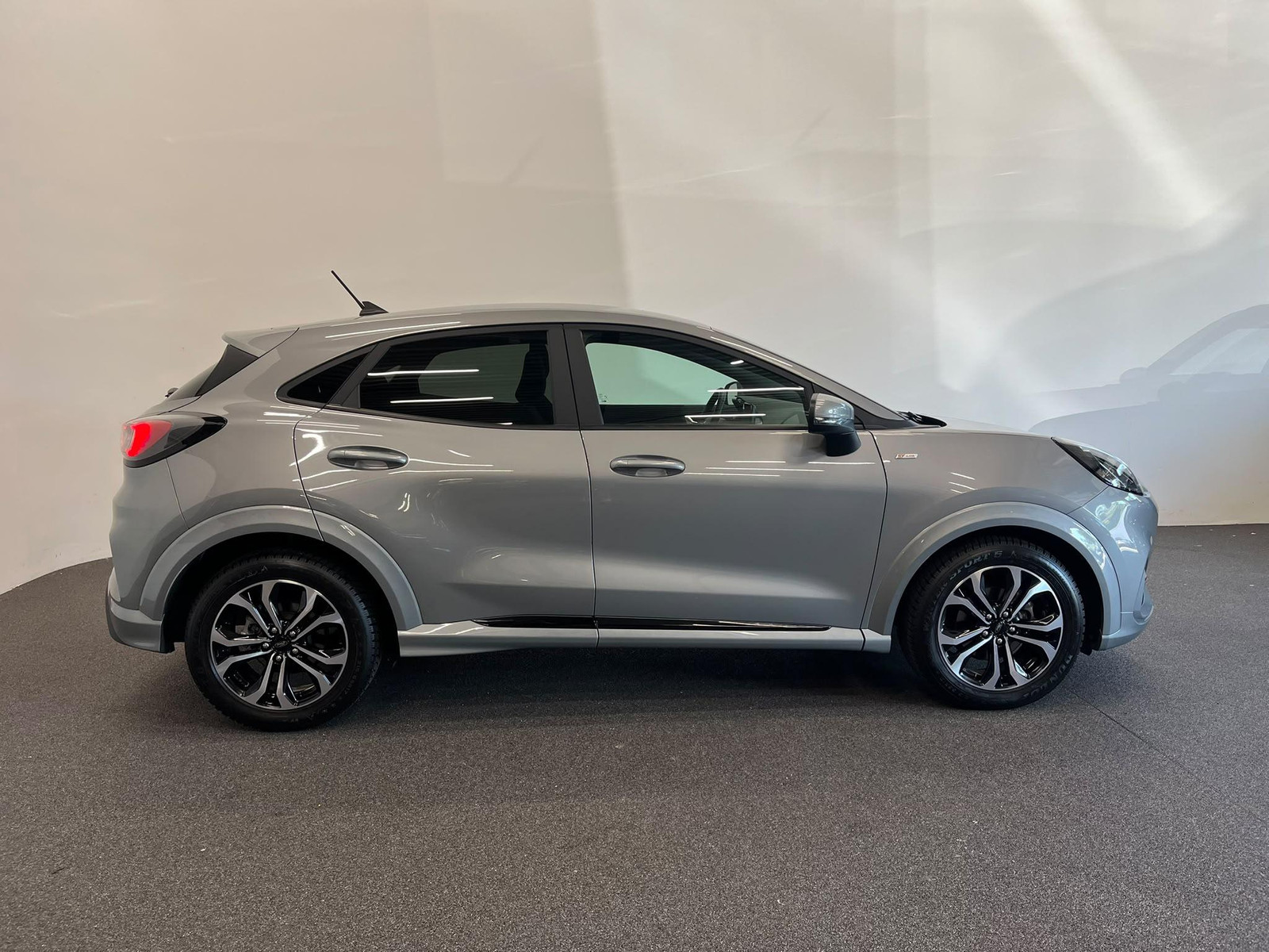 Ford Puma 1.0 EcoBoost Hybrid ST-Line thumbnail 5