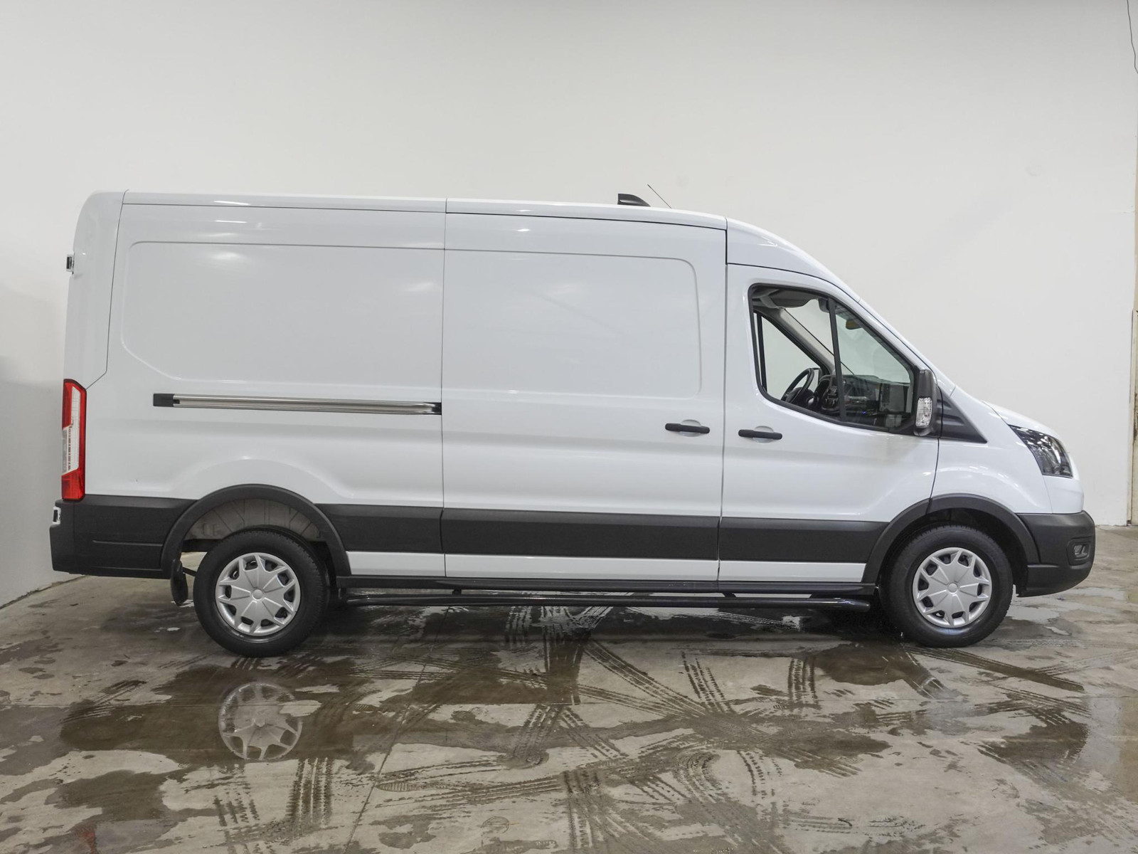 Ford Transit 330 2.0 TDCI L3H2 Trend thumbnail 5