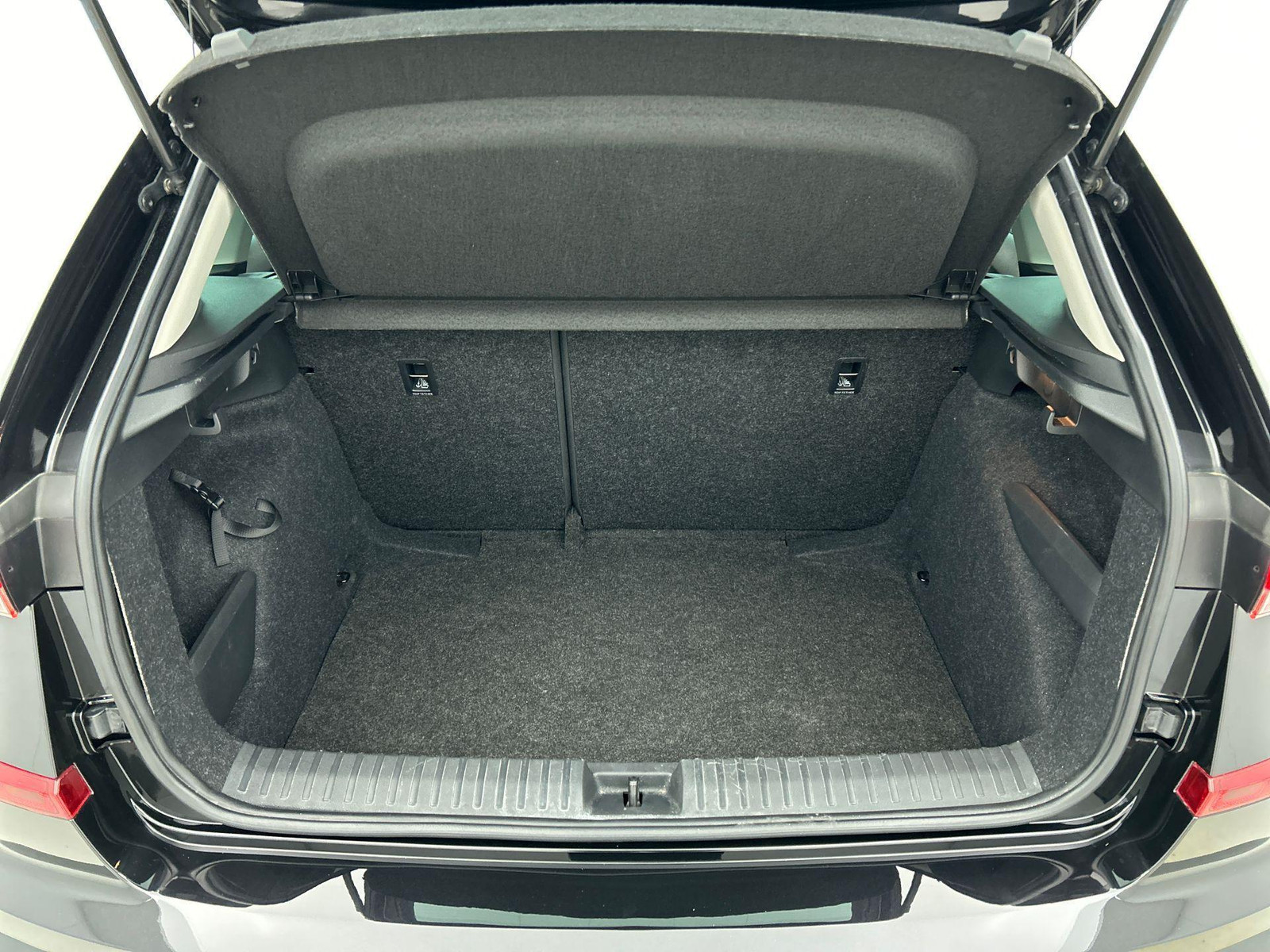 Škoda Kamiq 1.0 TSI Business Edition DSG thumbnail 3
