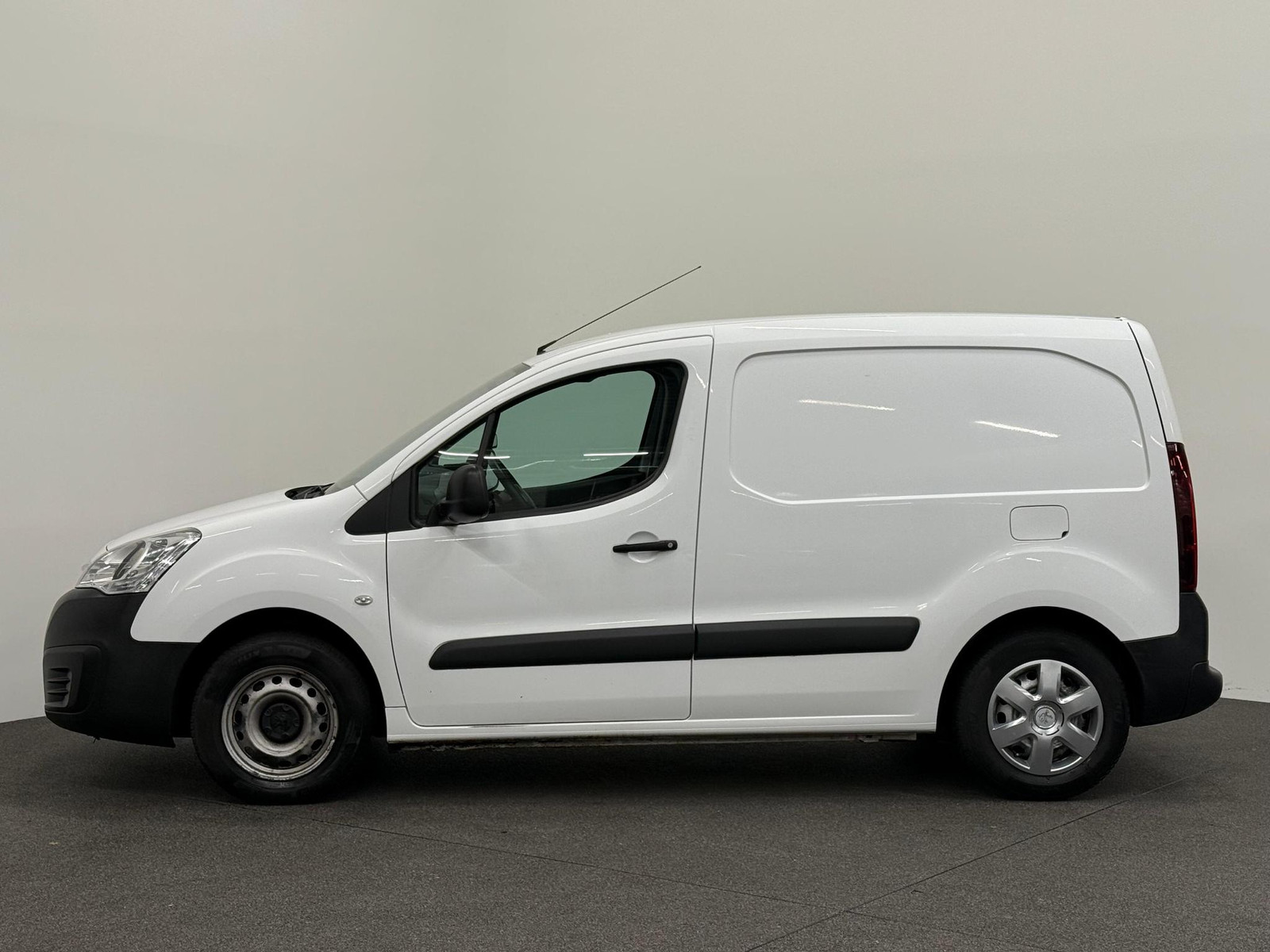 Peugeot Partner 1.6 BlueHDi 100 PK L1 Premium