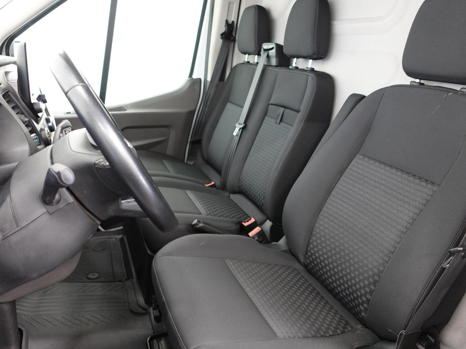 Ford Transit 350 2.0 TDCI L4H3 Trend RWD