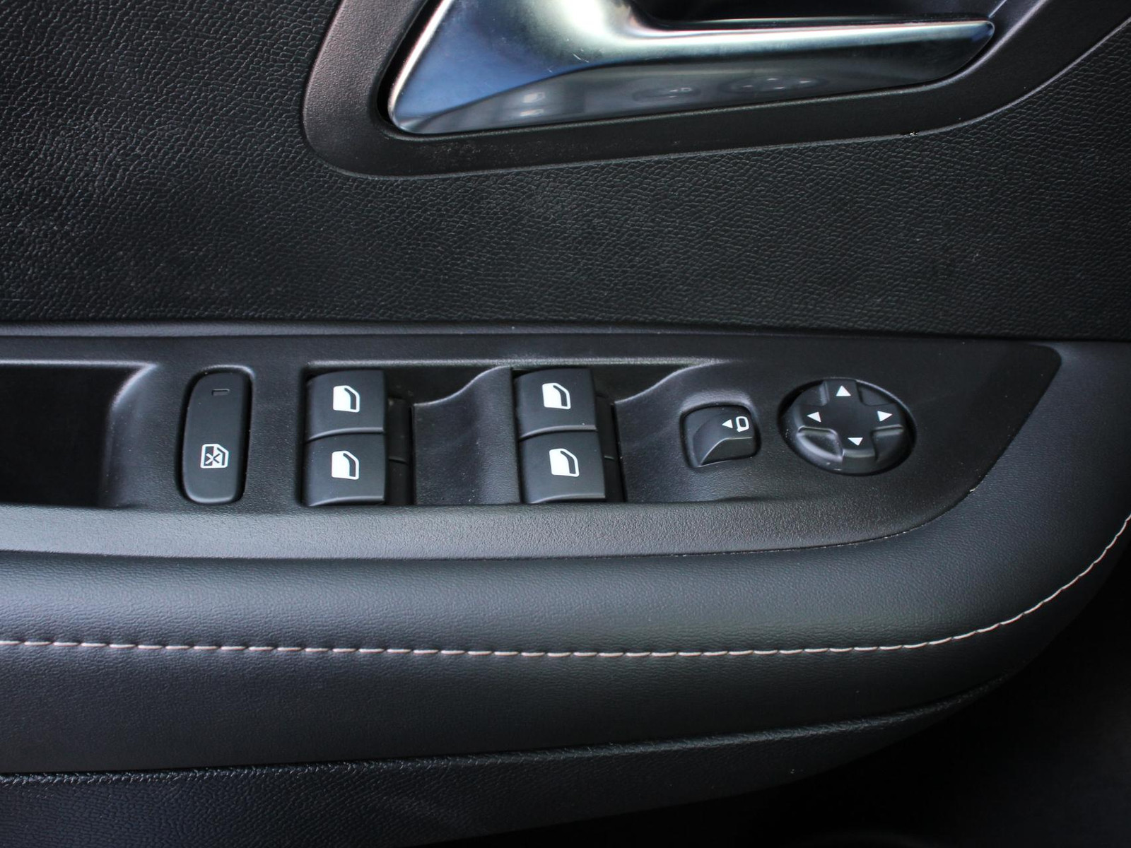 Peugeot 208 1.2 Hybrid 100PK Automaat Allure thumbnail 5