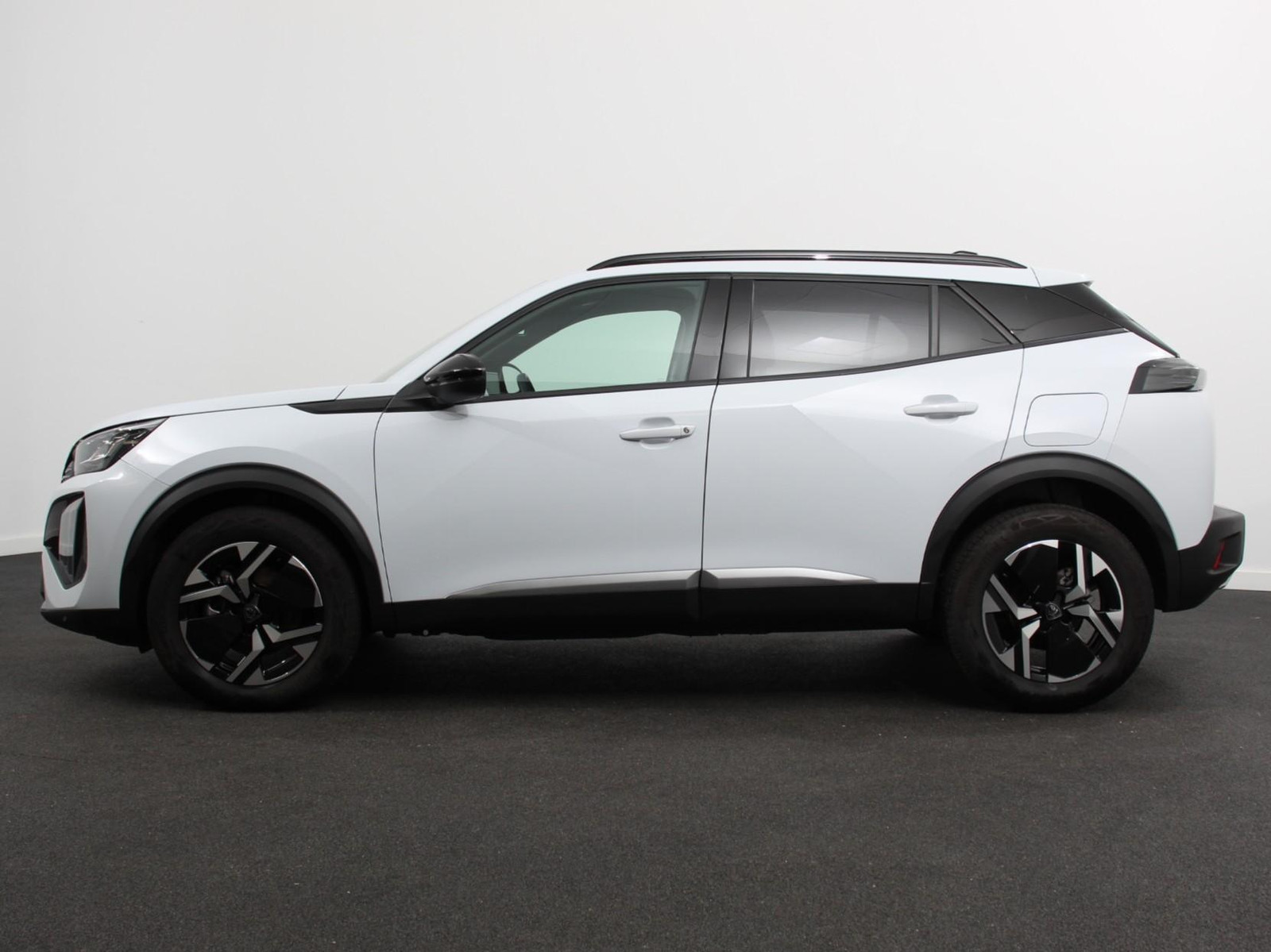 Peugeot 2008 1.2 Hybrid 136 pk Automaat Allure thumbnail 2