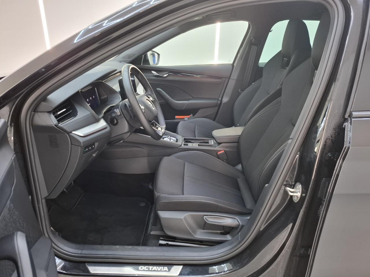 Škoda Octavia Combi 1.0 e-TSI Automaat Sport Business thumbnail 7