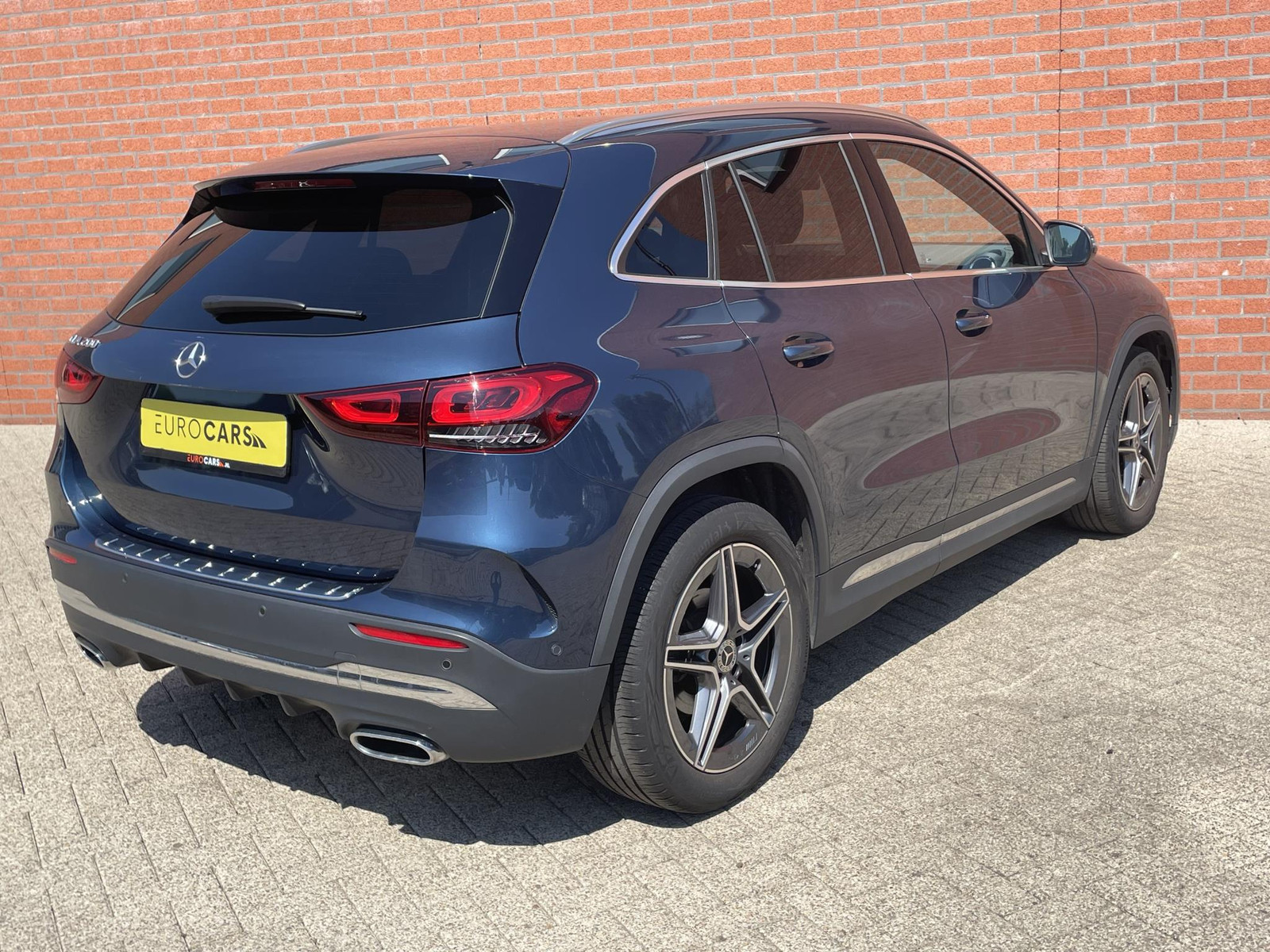 Mercedes-Benz GLA 200 163pk DCT AMG Line thumbnail 4