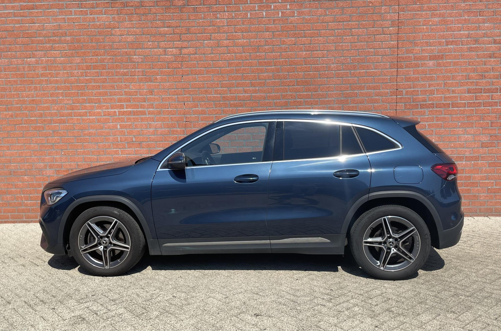 Mercedes-Benz GLA 200 163pk DCT AMG Line thumbnail 5