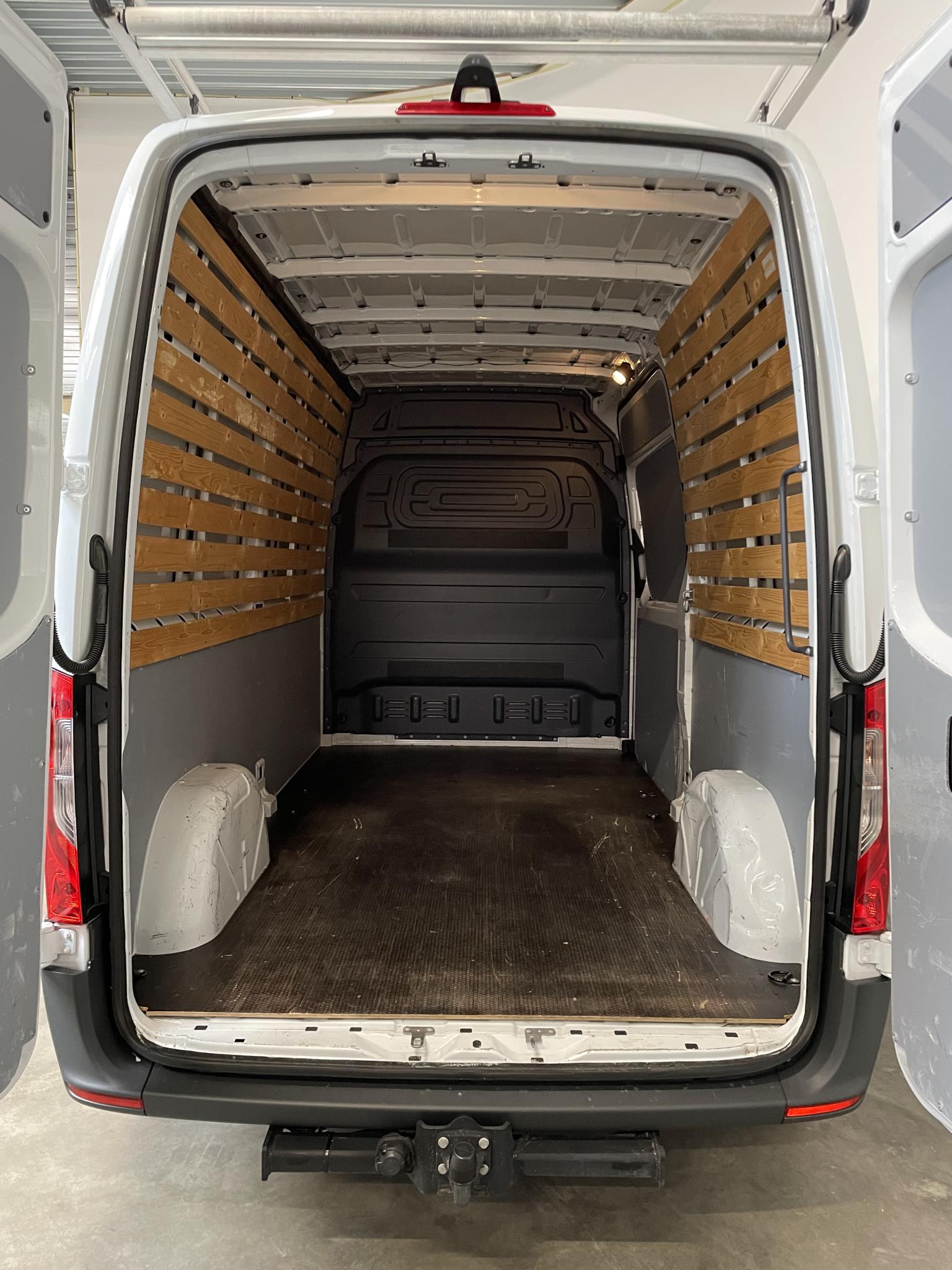 Mercedes-Benz Sprinter L2H2 Automaat thumbnail 3