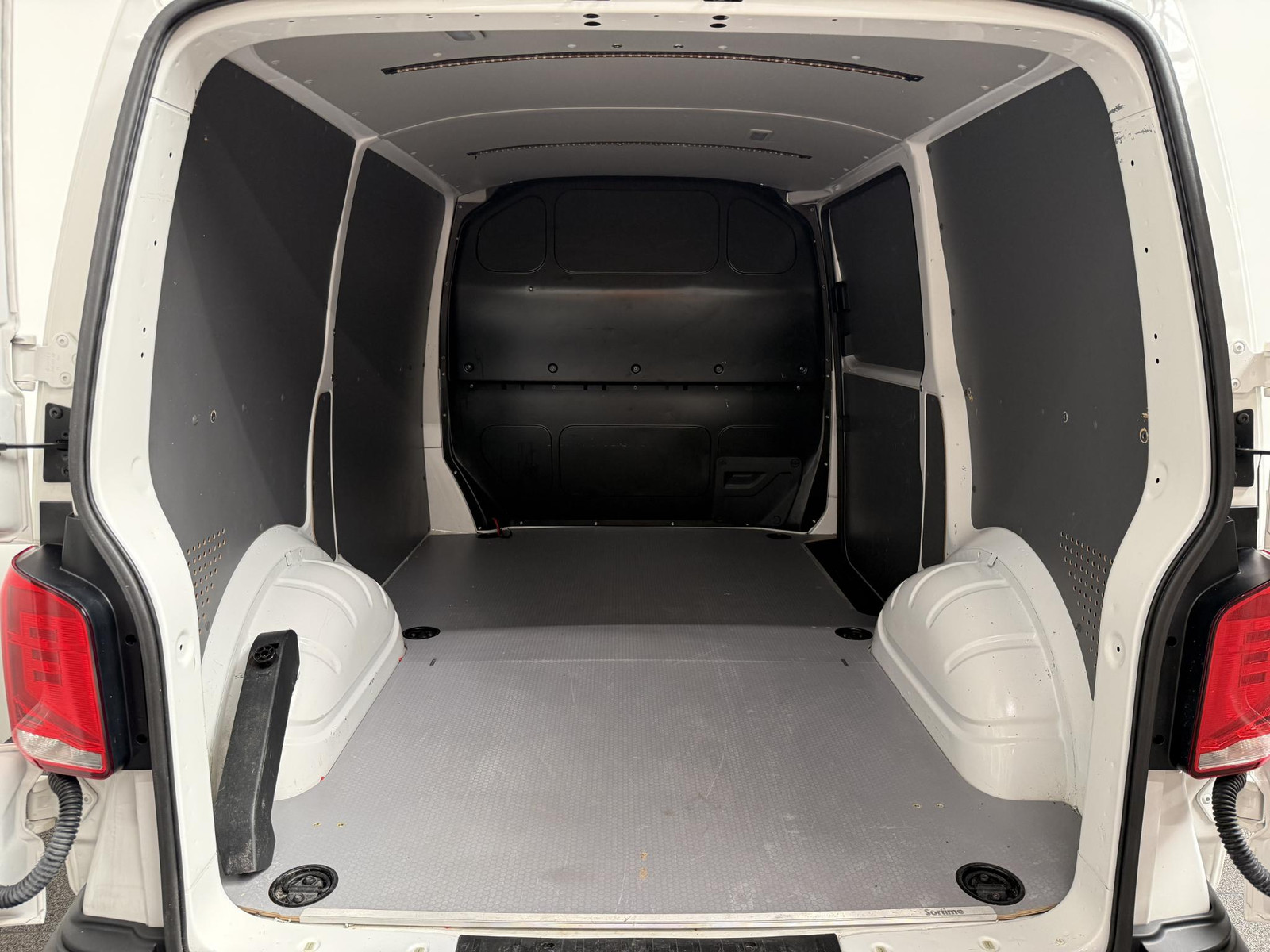 Volkswagen Transporter 2.0 TDI L1H1 150 pk DSG Comfortline Automaat thumbnail 4