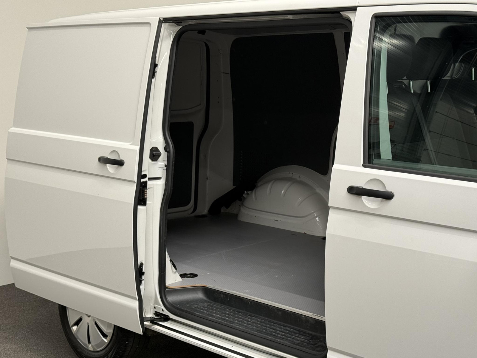 Volkswagen Transporter 2.0 TDI L1H1 150 pk DSG Comfortline Automaat thumbnail 10