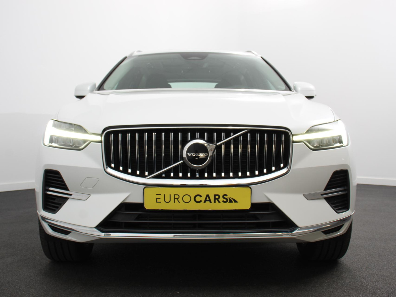 Volvo XC60 2.0 T6 Plug-in hybrid AWD Plus Bright 398pk