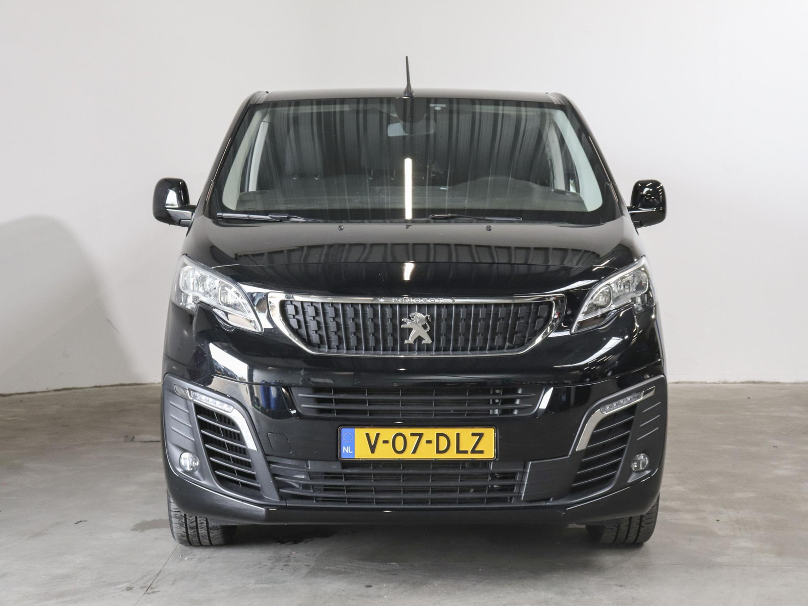Peugeot Expert 180pk Long L3H1 Premium Dubbele Cabine Automaat thumbnail 8