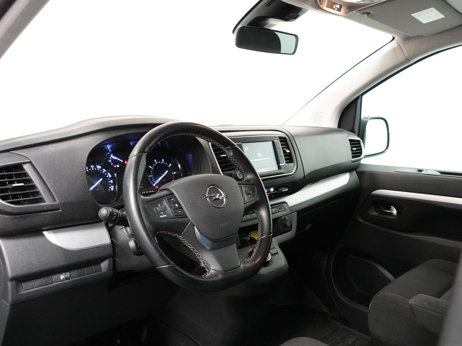 Opel Vivaro 2.0 CDTI L3H1 Dubbele Cabine Edition Automaat thumbnail 3