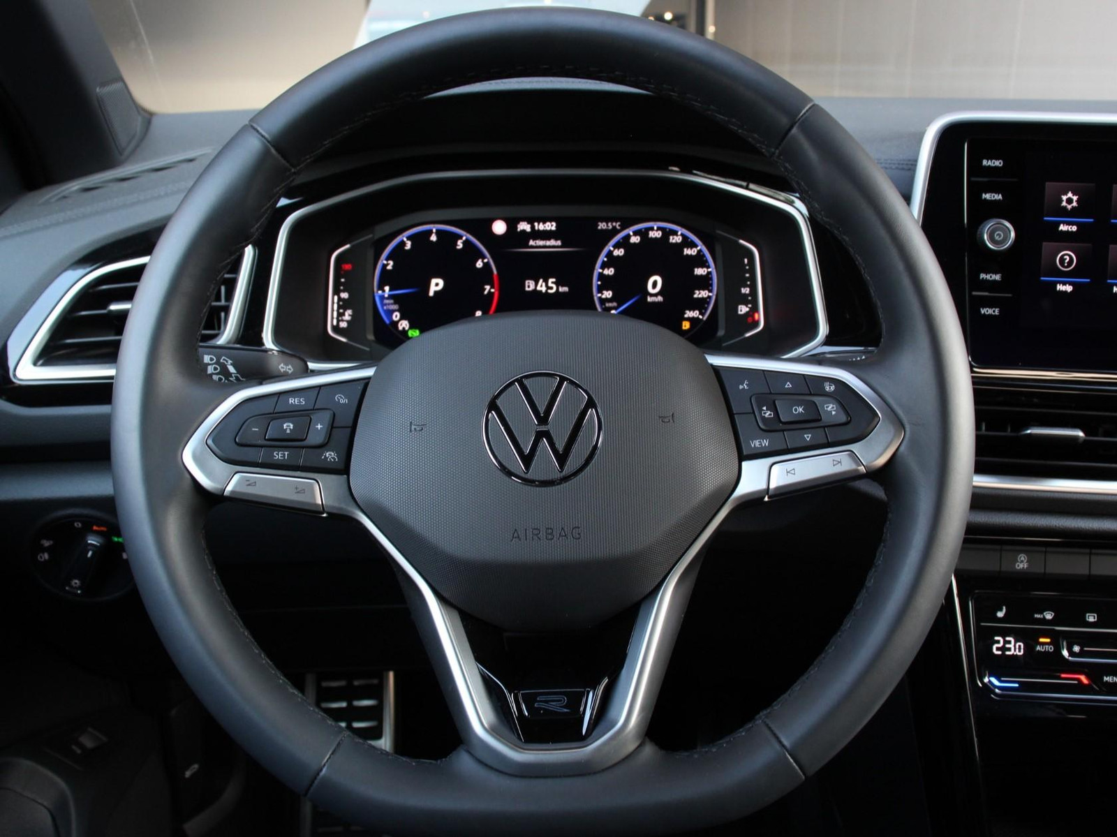 Volkswagen T-Roc 1.5 TSI DSG R-Line + IQ Drive pakket Automaat