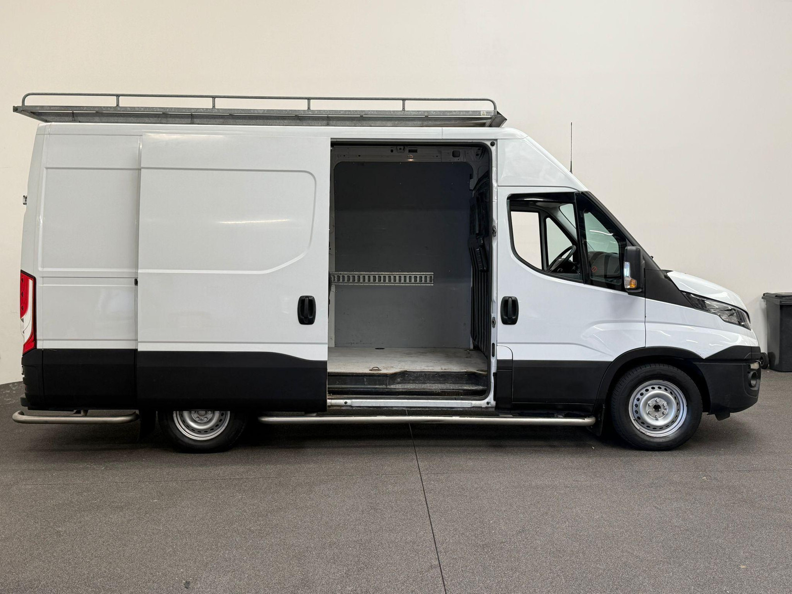Iveco Daily 35S14 140pk L2H2/L3H2 3500kg Trekhaak Airco Cruise thumbnail 4
