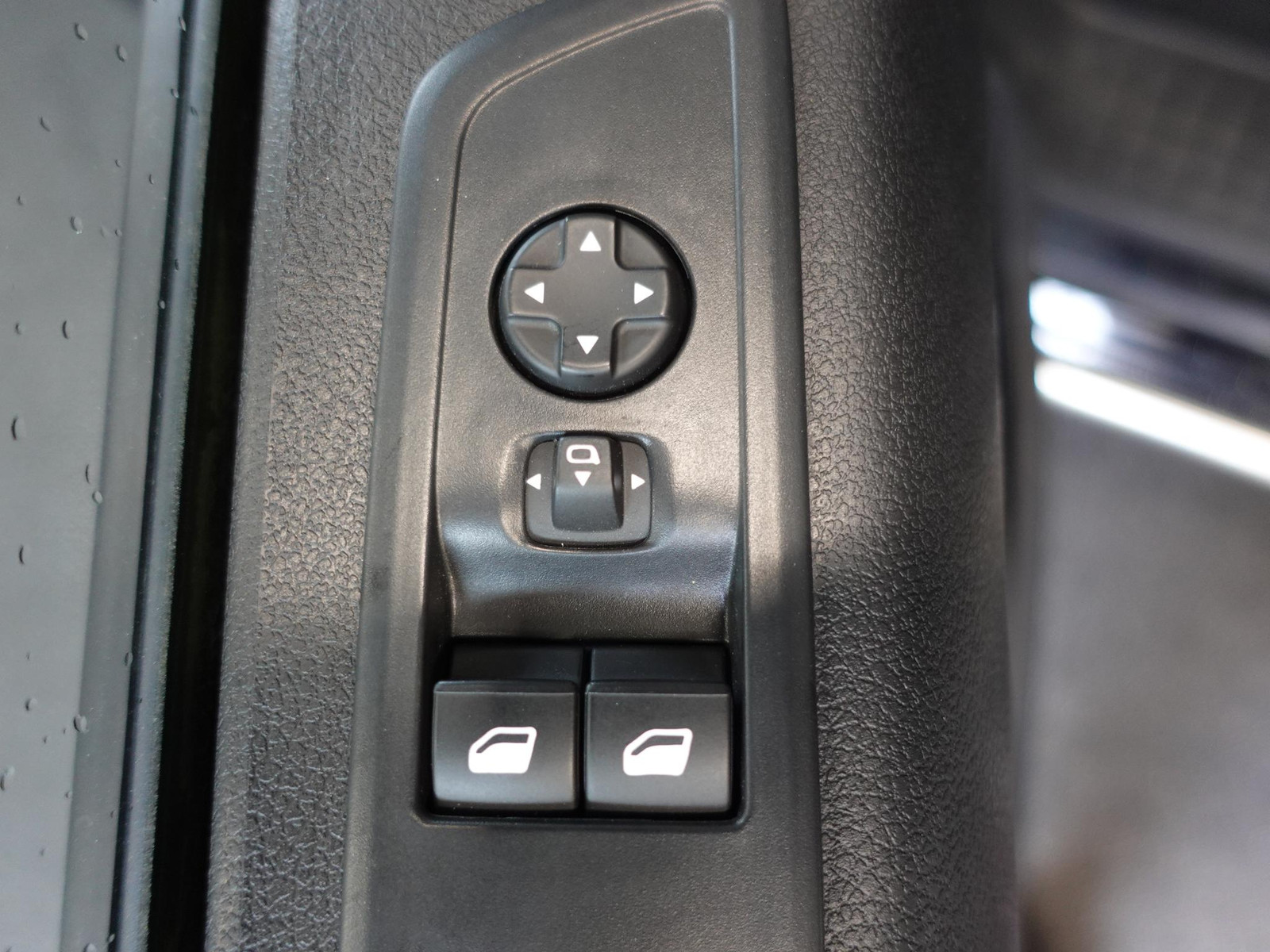 Opel Vivaro 2.0 CDTI 145 pk L3H1 Edition 3-zits Automaat thumbnail 7