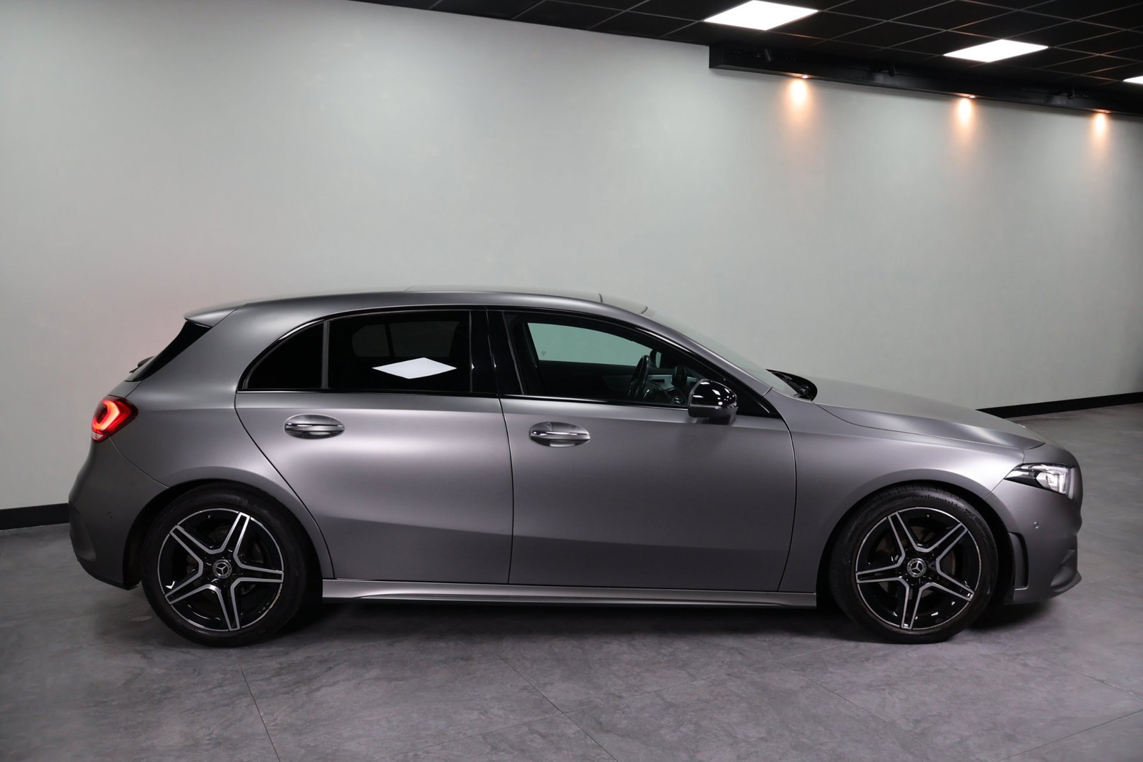 Mercedes-Benz A-Klasse AKlasse A180 | Grey Magno | Night Edition | PANO|18''