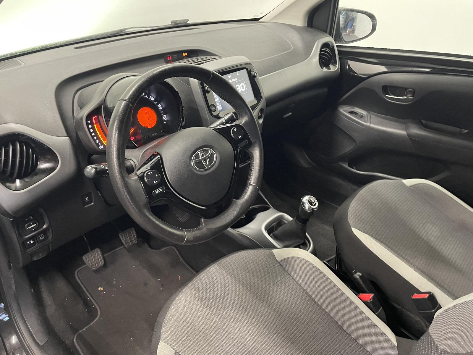 Toyota Aygo 1.0 VVT-i x-play thumbnail 4