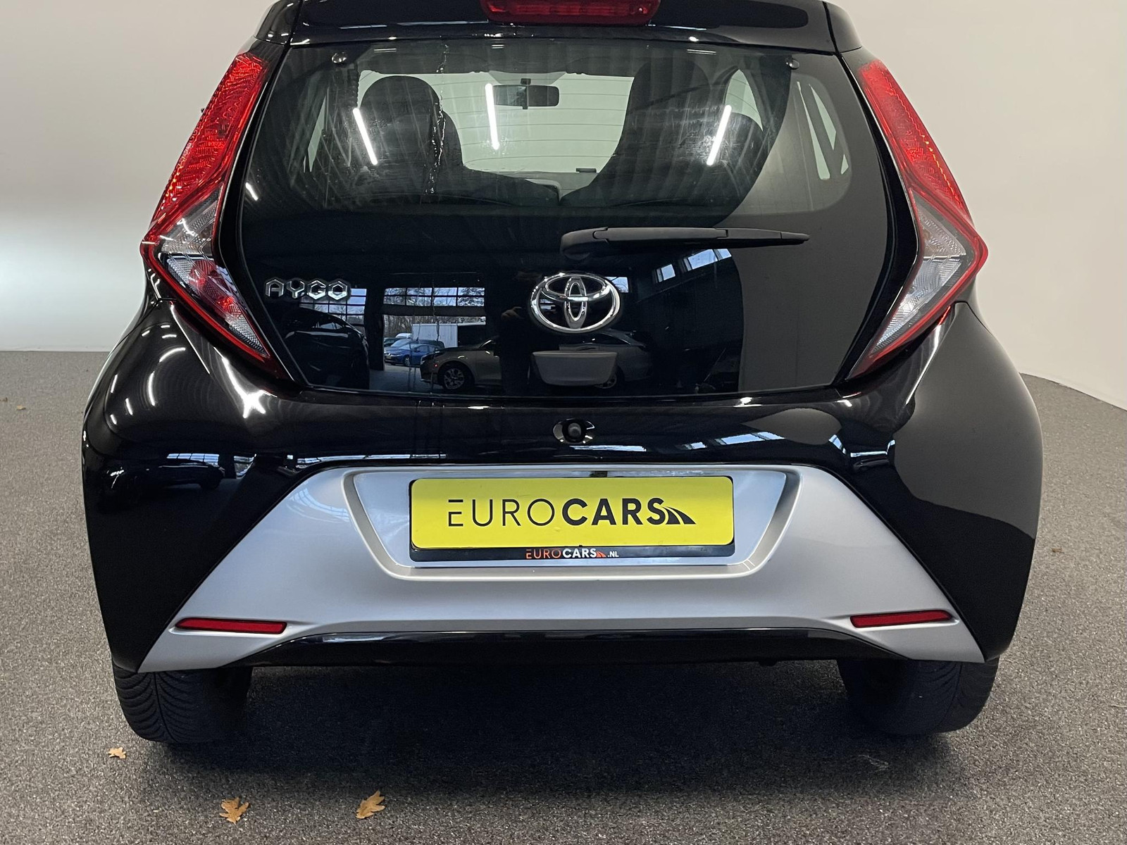Toyota Aygo 1.0 VVT-i x-play thumbnail 8