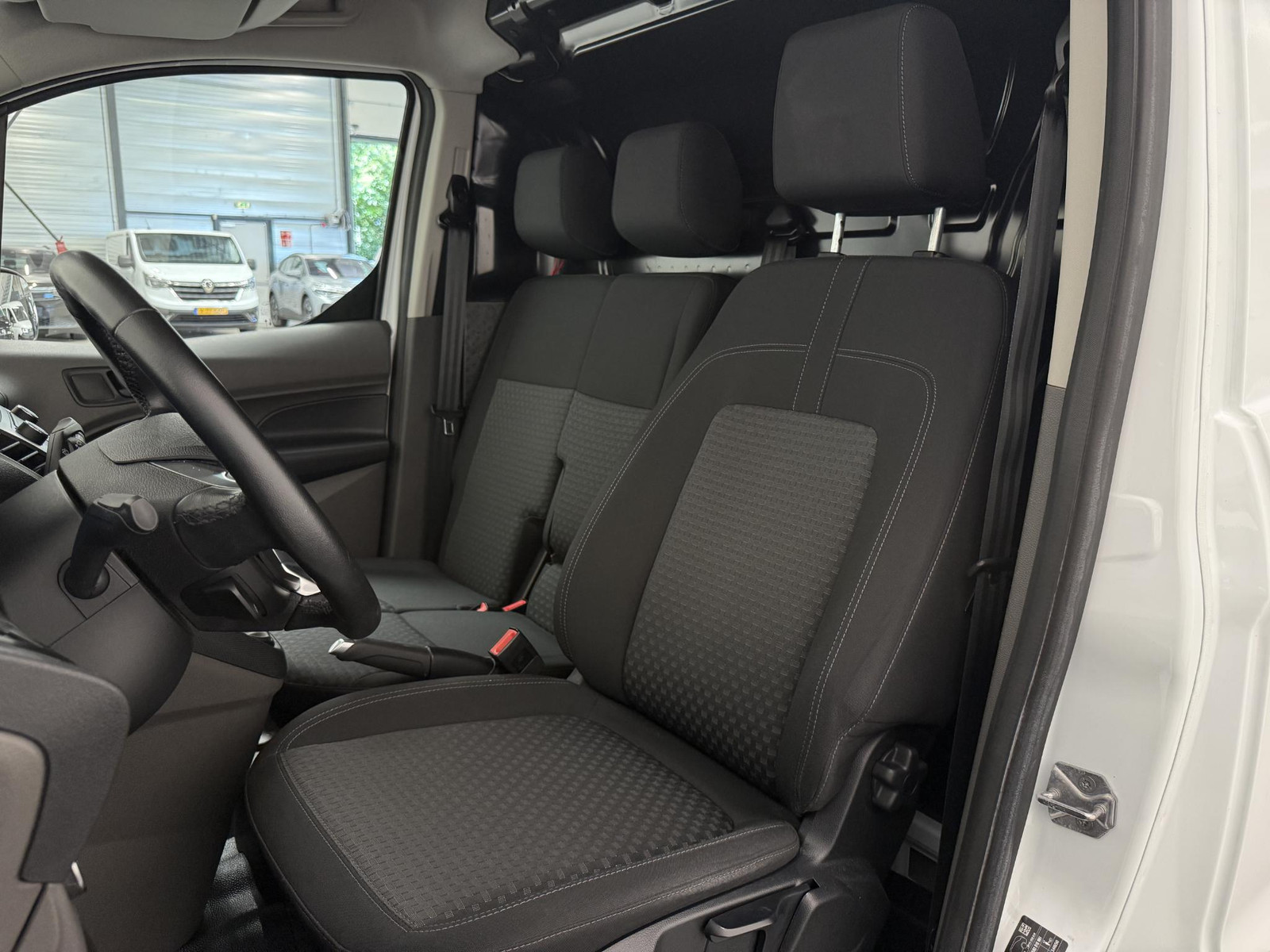 Ford Transit Connect 1.5 EcoBlue L2 Trend thumbnail 2